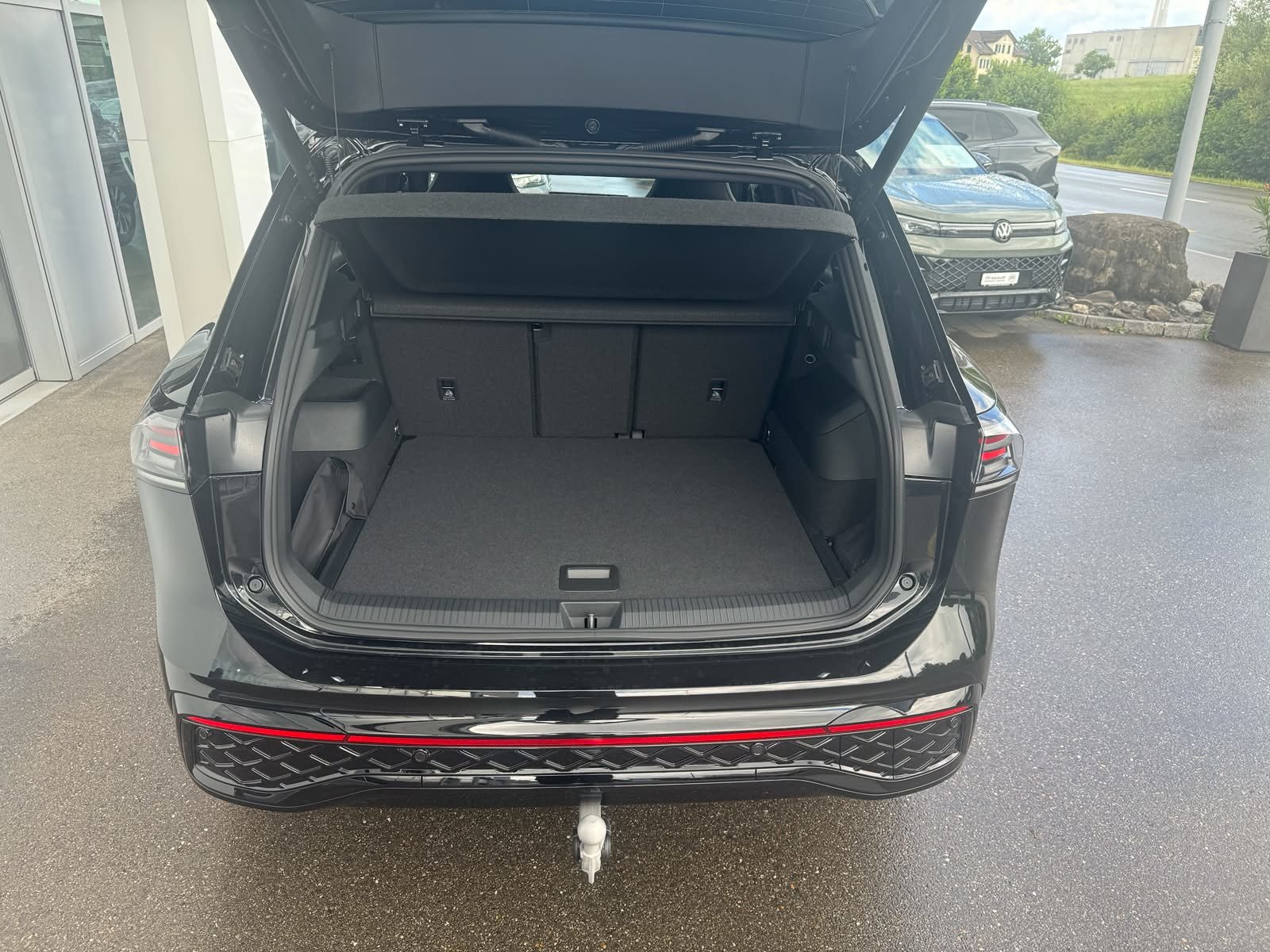 VW Tiguan R-Line UNITED, Essence, Voiture nouvelle, Automatique - 5