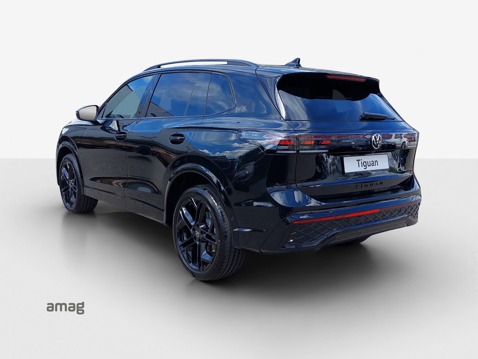 VW Tiguan R-Line, Diesel, New car, Automatic - 3