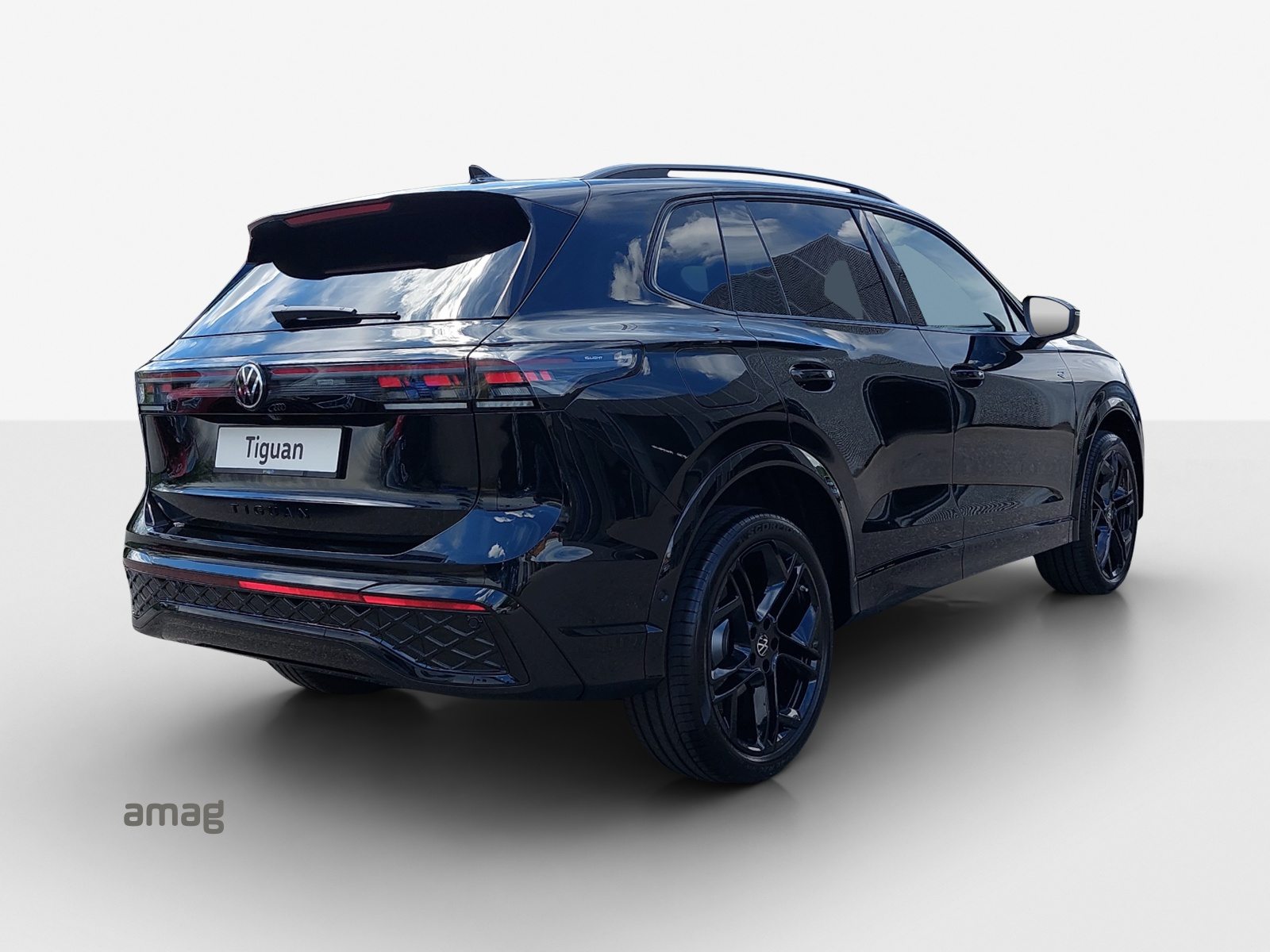 VW Tiguan R-Line, Diesel, New car, Automatic - 5