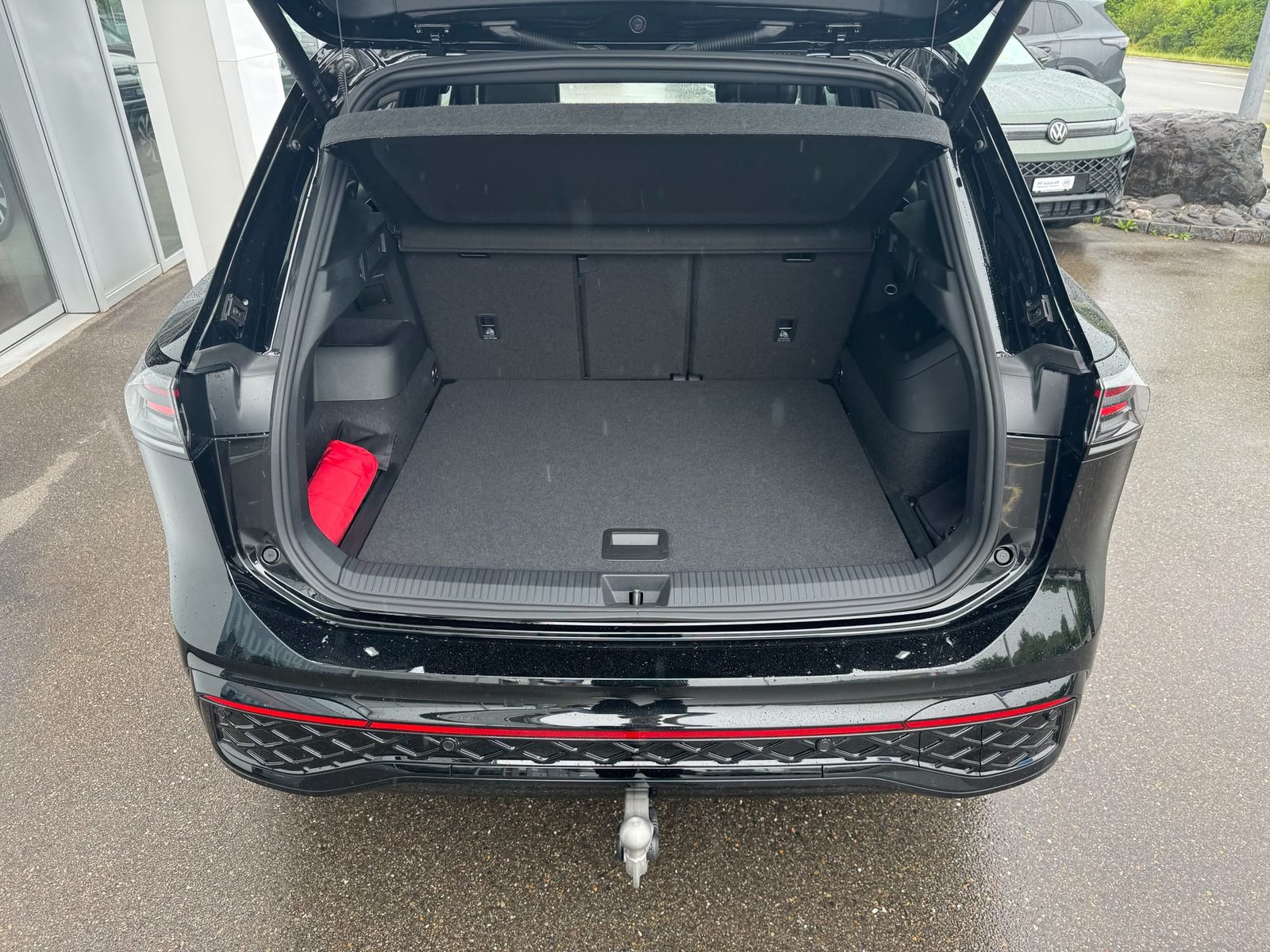 VW Tiguan R-Line, Petrol, New car, Automatic - 5