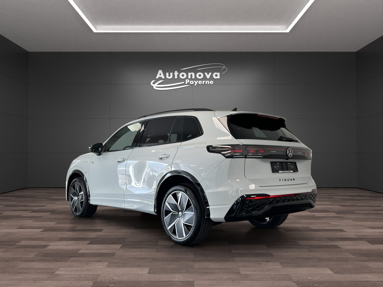 VW Tiguan R-Line UNITED, Hybride Integrale Benzina/Elettrica, Auto nuove, Automatico - 4