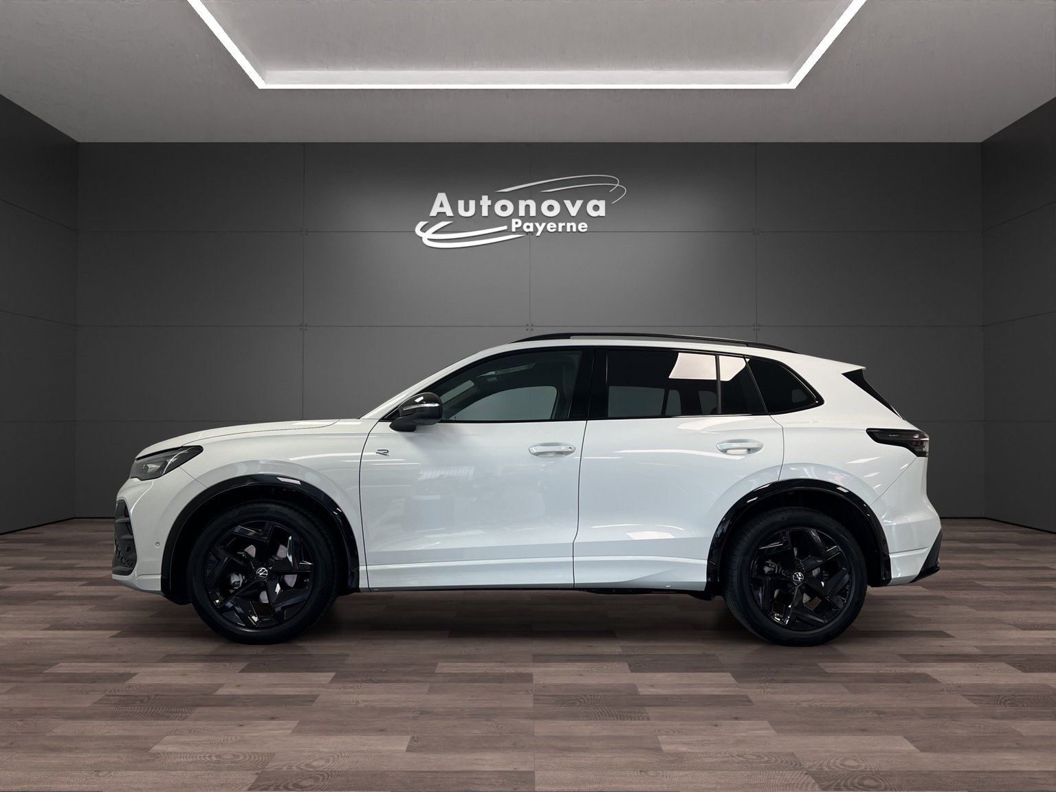 VW Tiguan 1.5 TSI evo2 mHEV R-Line DSG, Hybride Leggero Benzina/Elettrica, Auto nuove, Automatico - 3