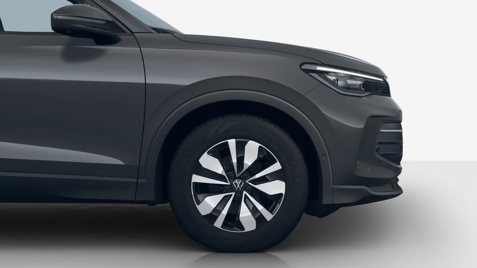 VW Tiguan UNITED, Petrol, New car, Automatic - 4