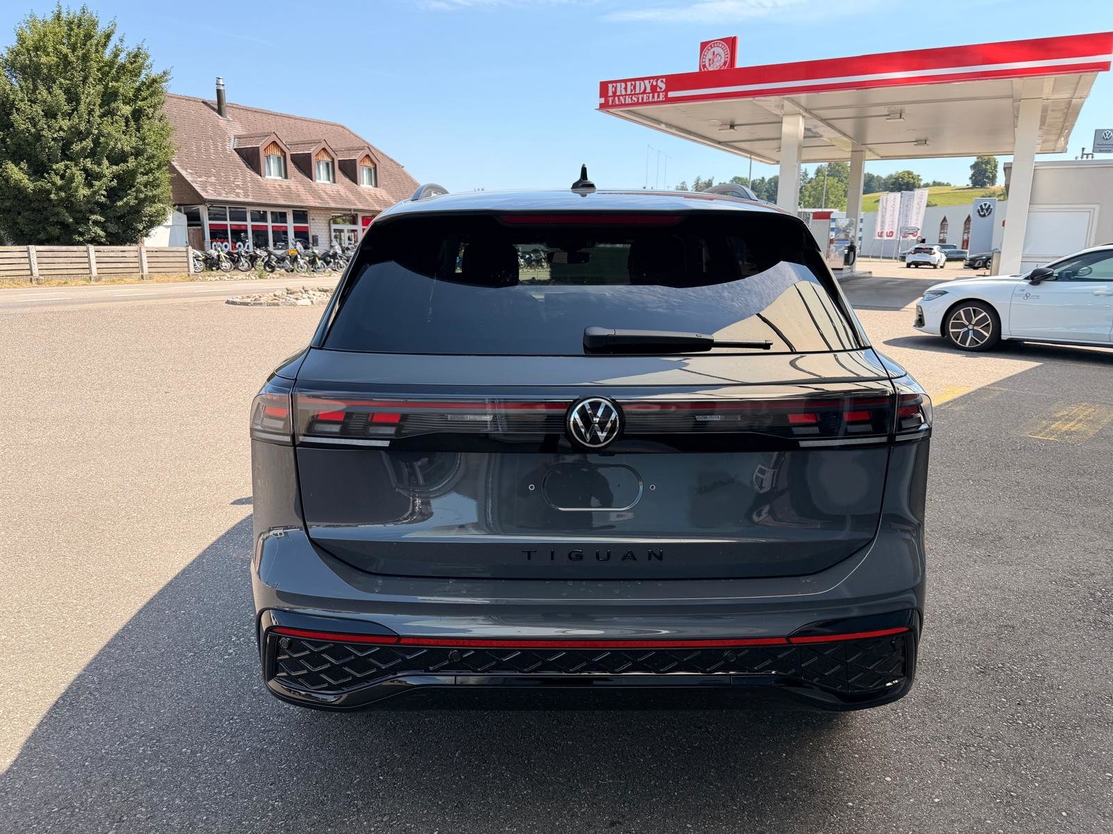 VW Tiguan 2.0 TSI DSG R-Line United 4Motion, Benzina, Auto nuove, Automatico - 4