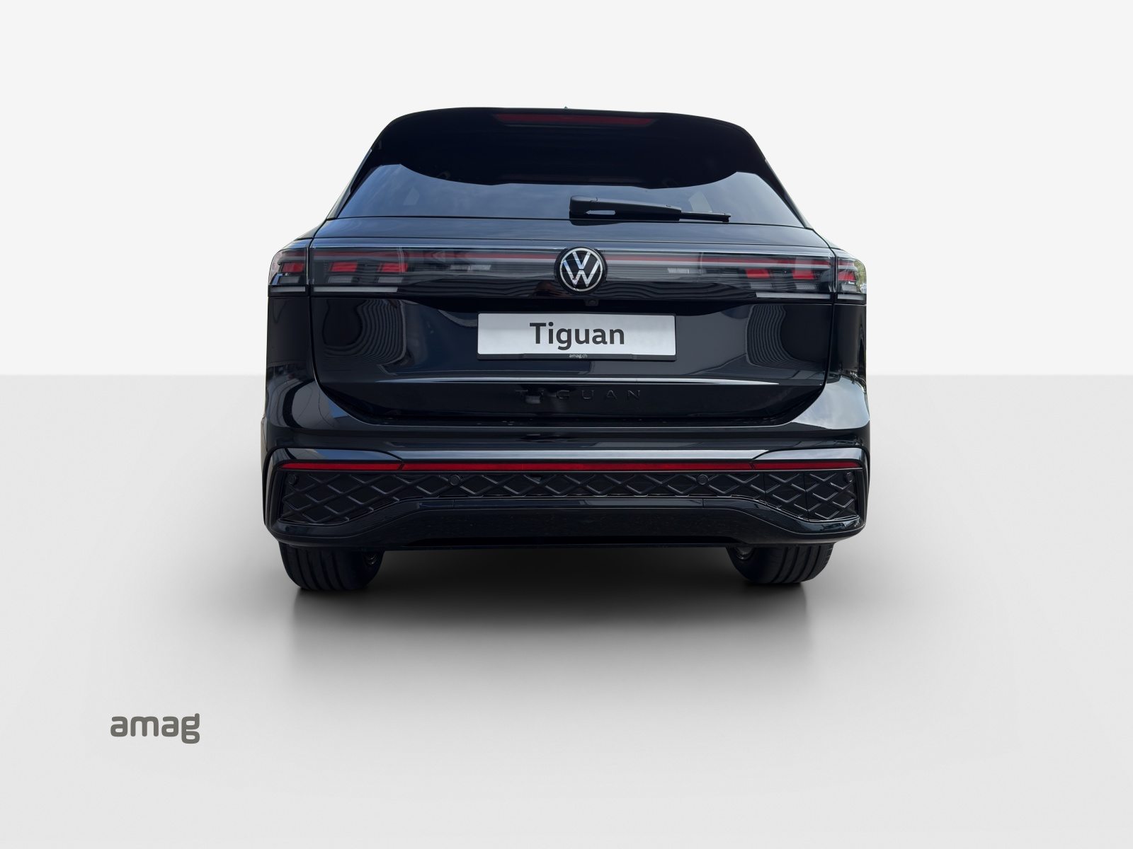 VW Tiguan R-Line, Petrol, New car, Automatic - 4