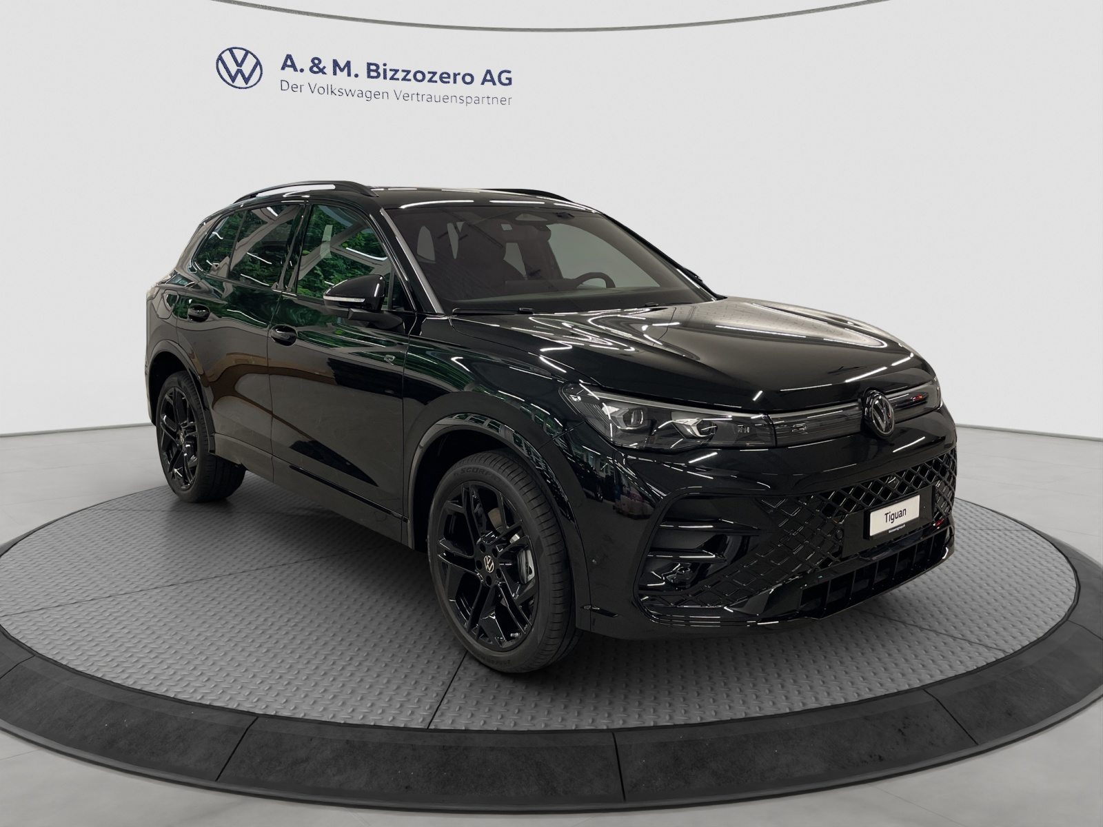VW Tiguan R-Line UNITED, Full-Hybrid Petrol/Electric, New car, Automatic - 7
