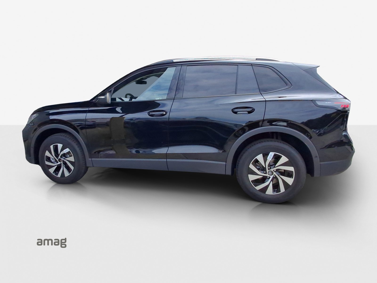 VW Tiguan UNITED, Petrol, New car, Automatic - 2