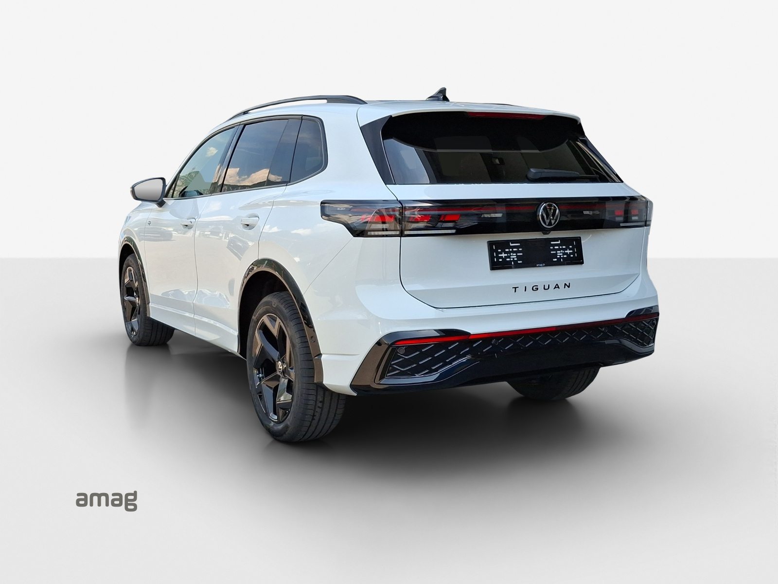 VW Tiguan R-Line, Petrol, New car, Automatic - 3