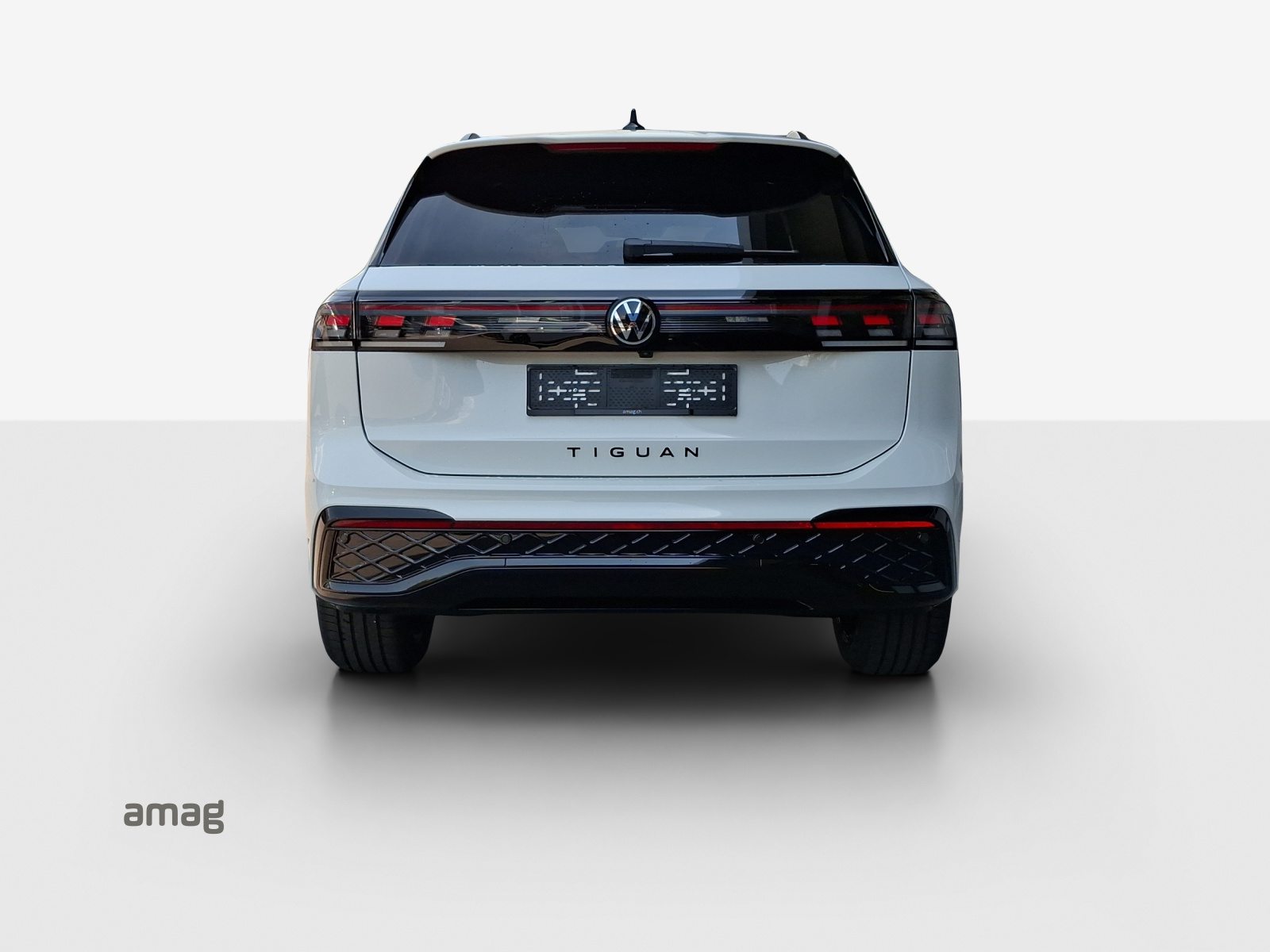 VW Tiguan R-Line, Petrol, New car, Automatic - 4