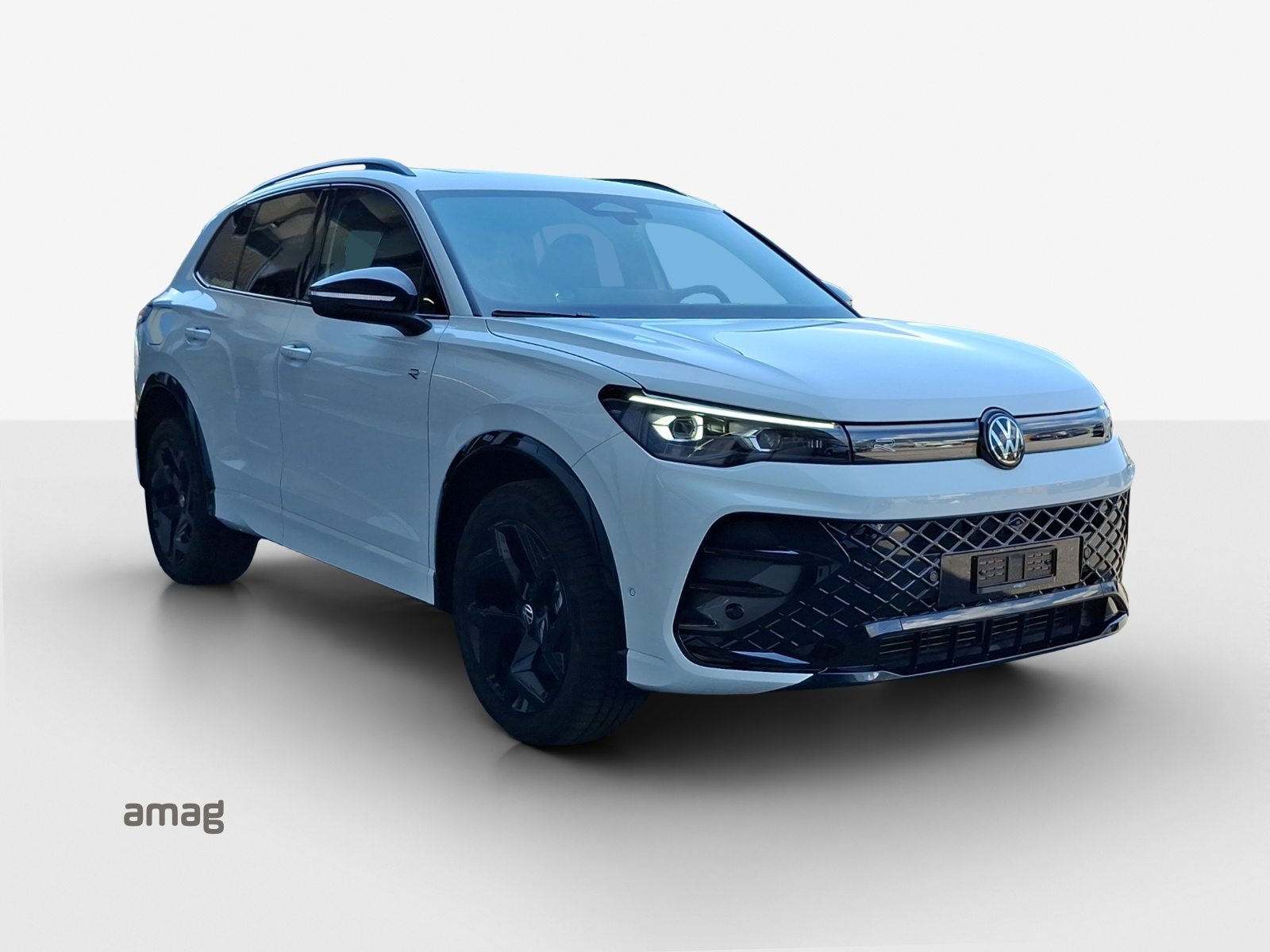 VW Tiguan R-Line, Petrol, New car, Automatic - 6