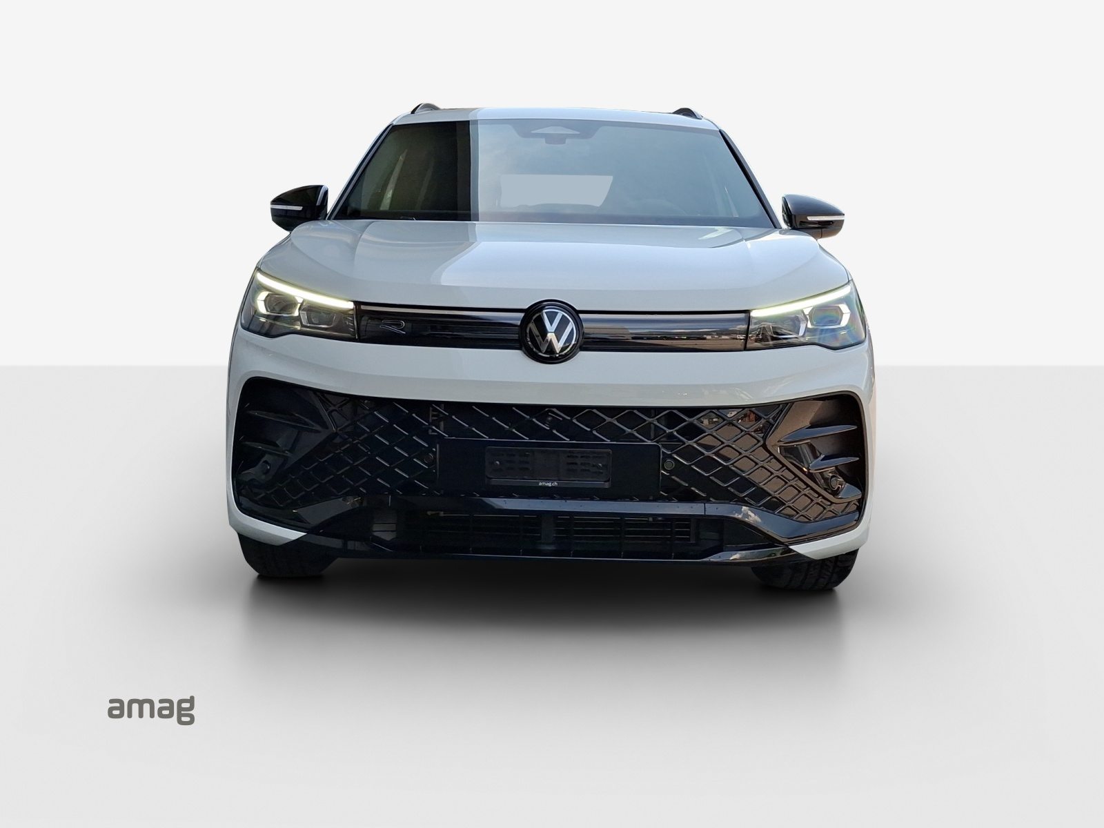 VW Tiguan R-Line, Petrol, New car, Automatic - 7