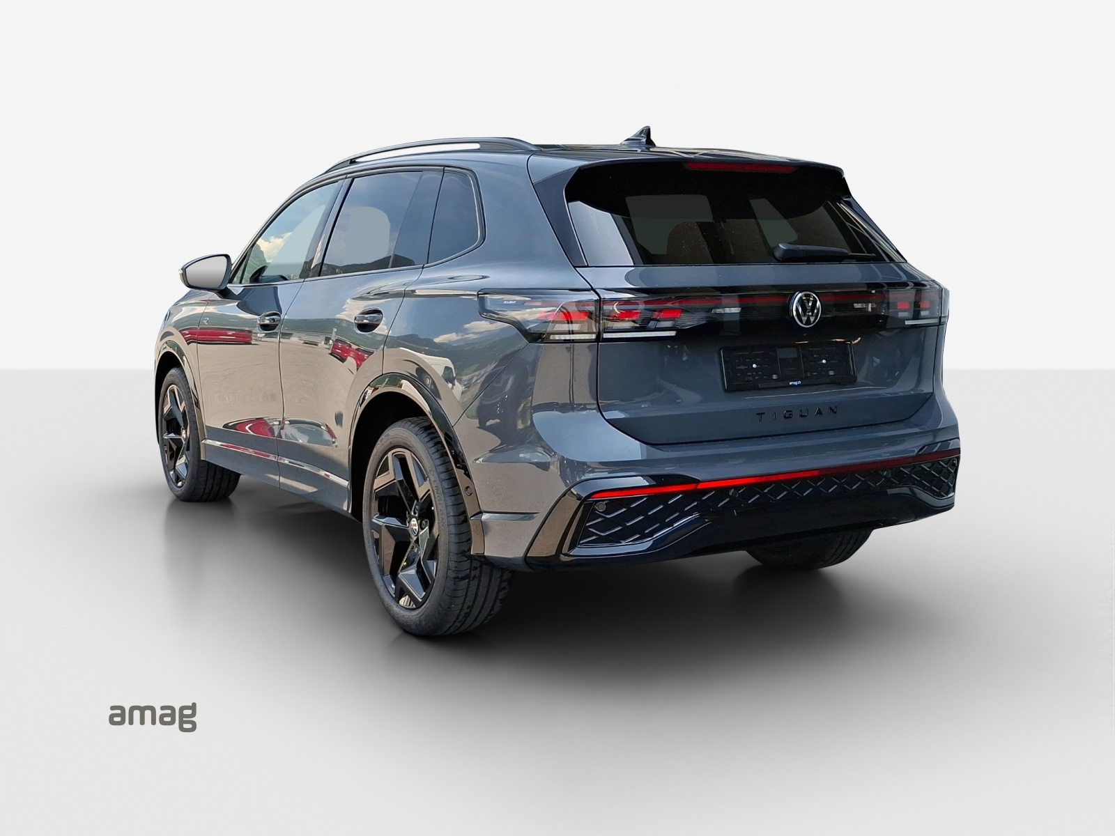 VW Tiguan R-Line, Petrol, New car, Automatic - 3