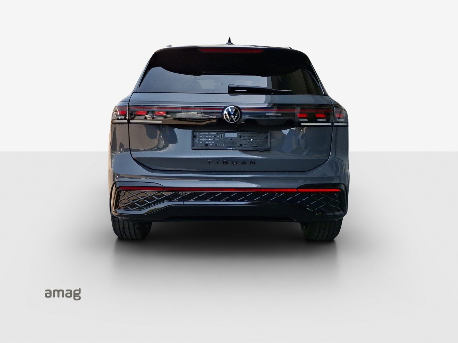VW Tiguan R-Line, Petrol, New car, Automatic - 4