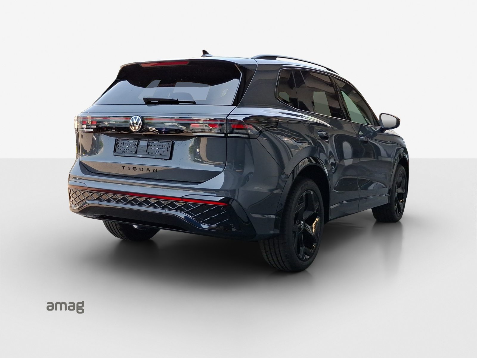VW Tiguan R-Line, Petrol, New car, Automatic - 5