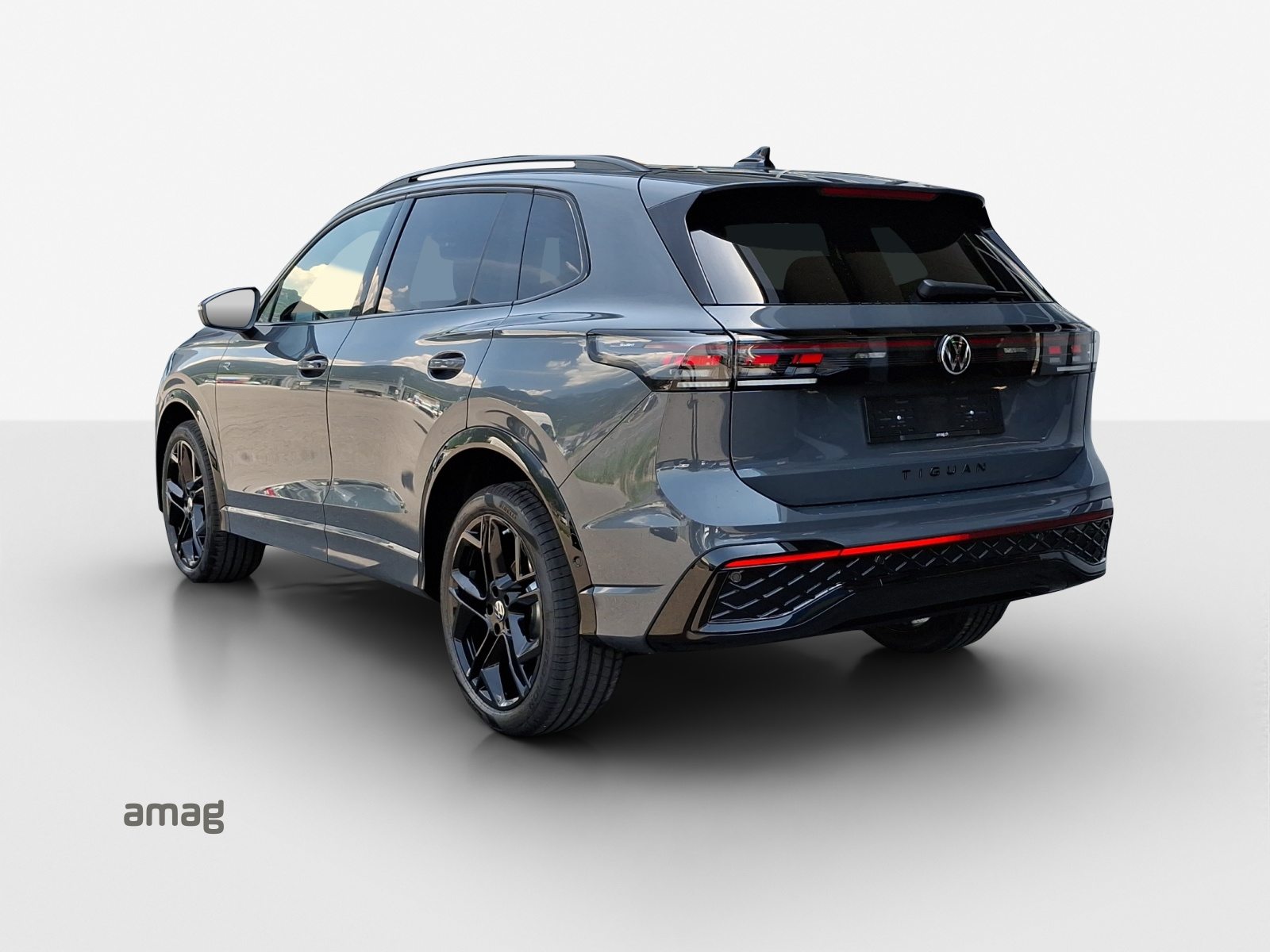 VW Tiguan R-Line, Petrol, New car, Automatic - 3