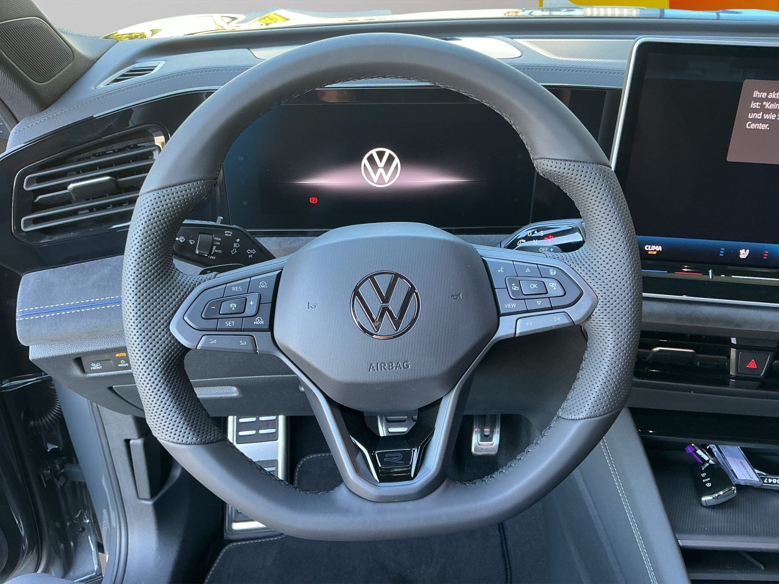 VW Tiguan R-Line Plus, Petrol, New car, Automatic - 6