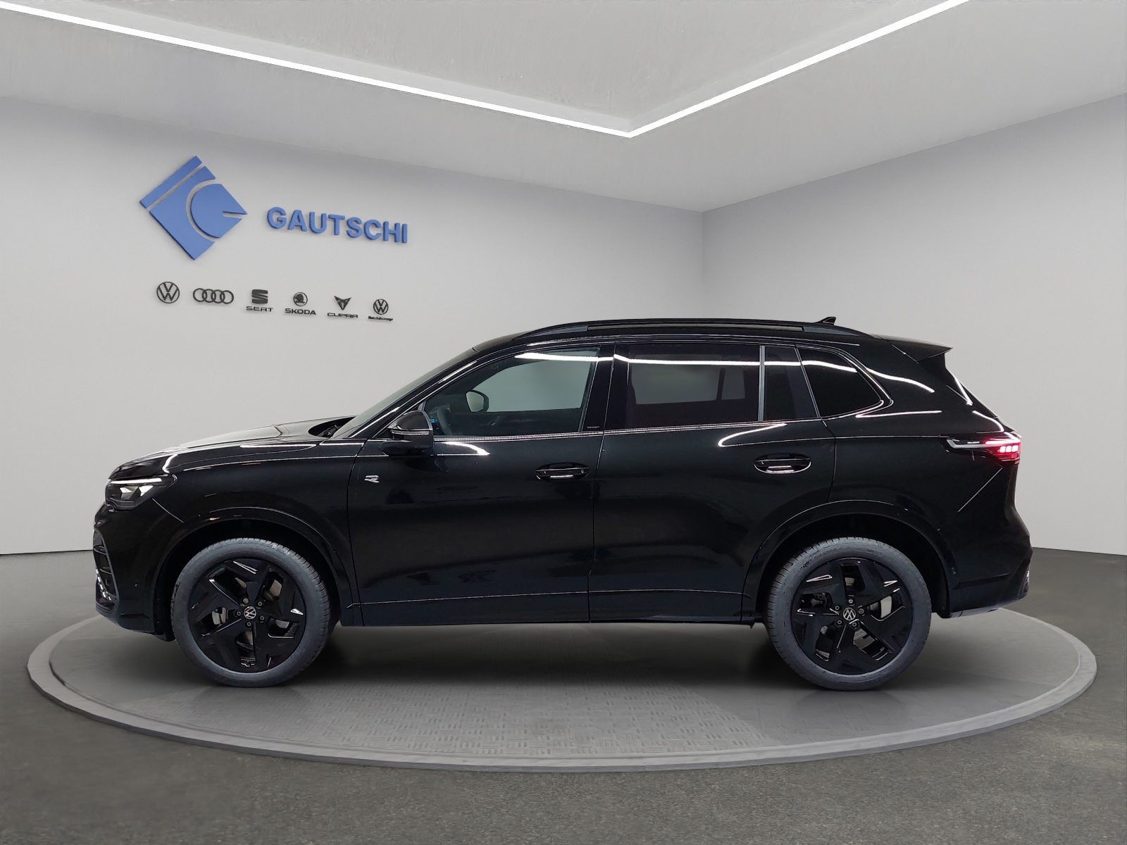 VW Tiguan R-Line, Petrol, New car, Automatic - 2