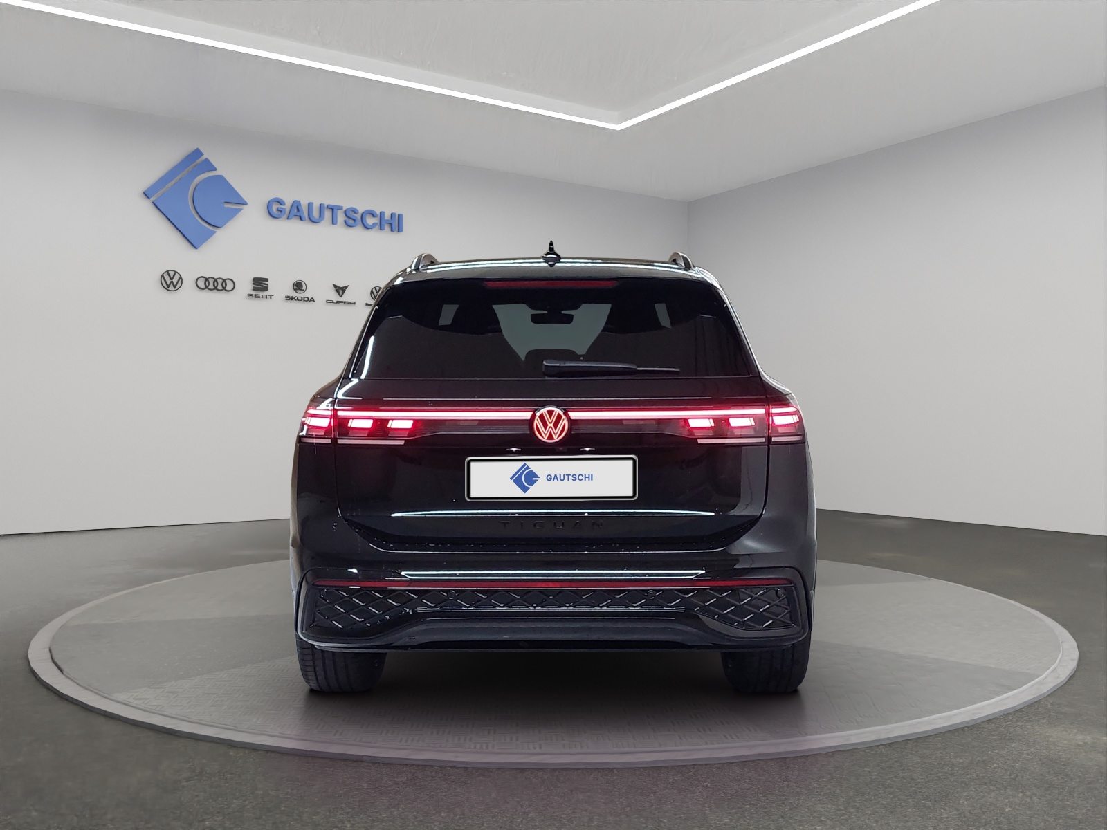 VW Tiguan R-Line, Petrol, New car, Automatic - 4
