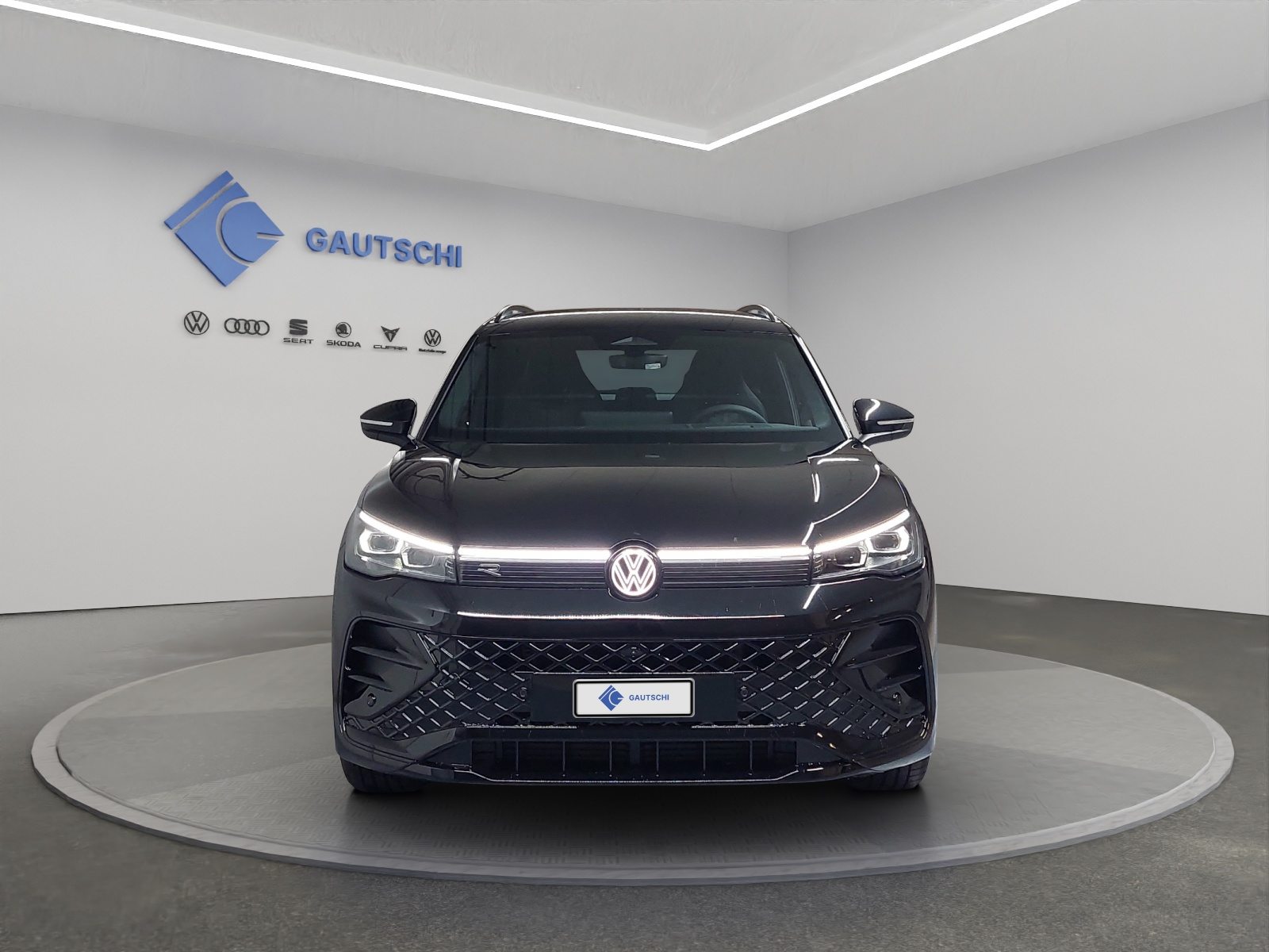 VW Tiguan R-Line, Petrol, New car, Automatic - 5