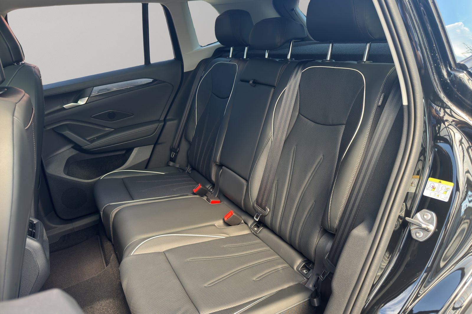 VW Tiguan UNITED, Benzin, Neuwagen, Automatik - 7