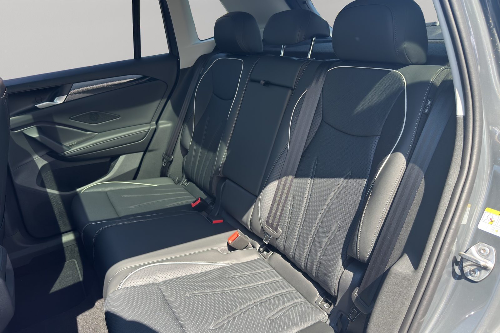 VW Tiguan UNITED, Benzin, Neuwagen, Automatik - 7
