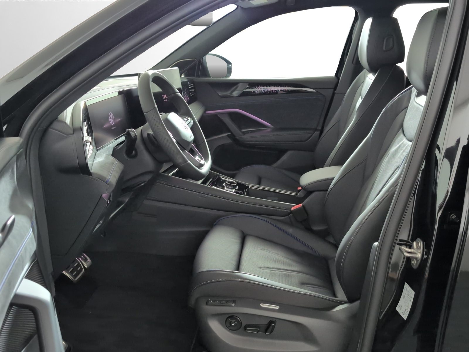 VW Tiguan R-Line Plus, Petrol, New car, Automatic - 6