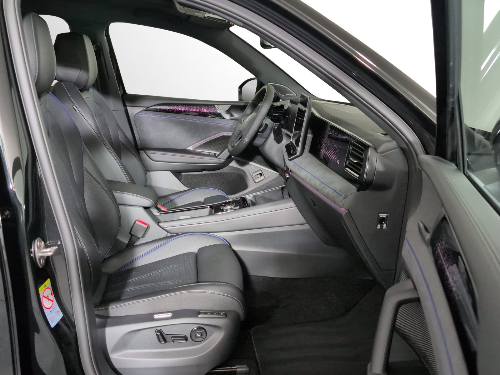 VW Tiguan R-Line Plus, Petrol, New car, Automatic - 7