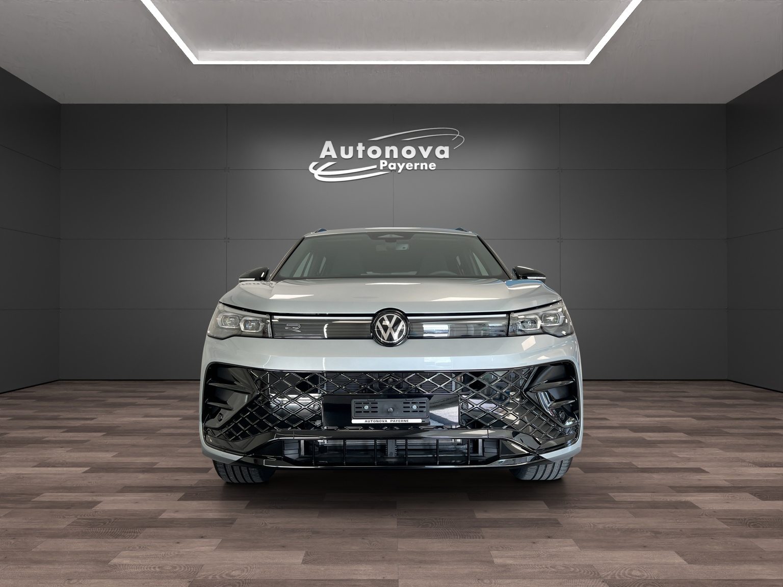 VW Tiguan R-Line, Voll-Hybrid Benzin/Elektro, Neuwagen, Automatik - 2