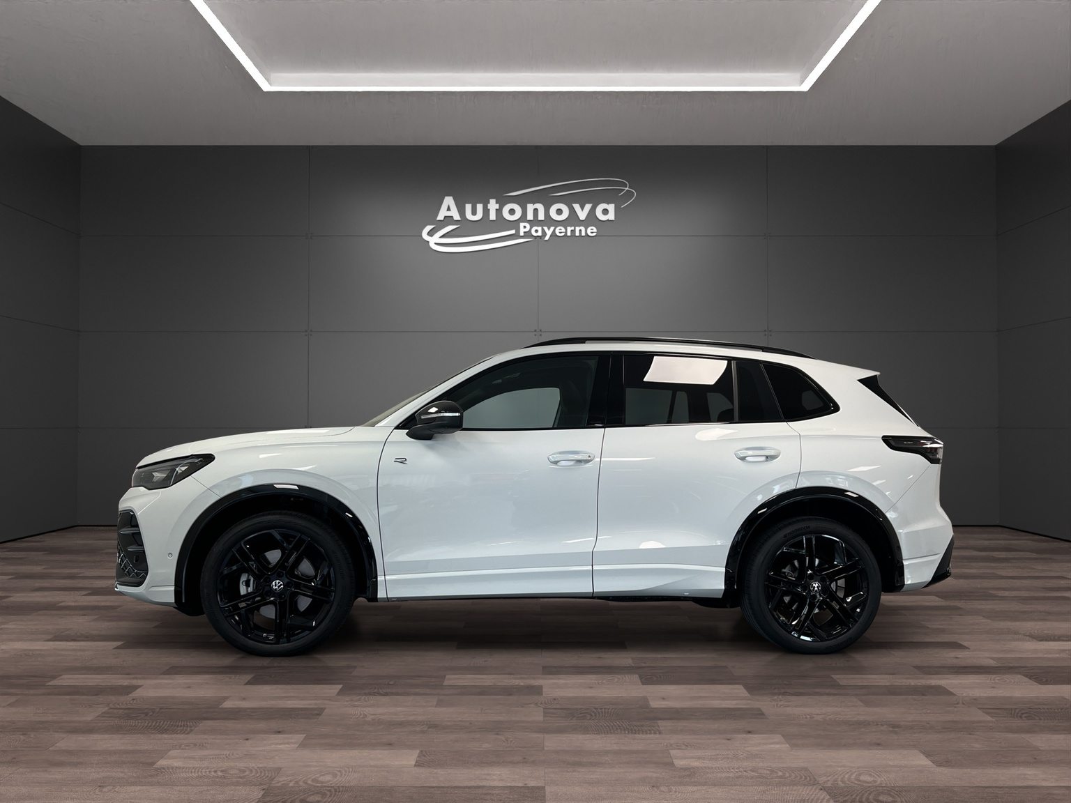 VW Tiguan R-Line, Benzin, Neuwagen, Automatik - 3