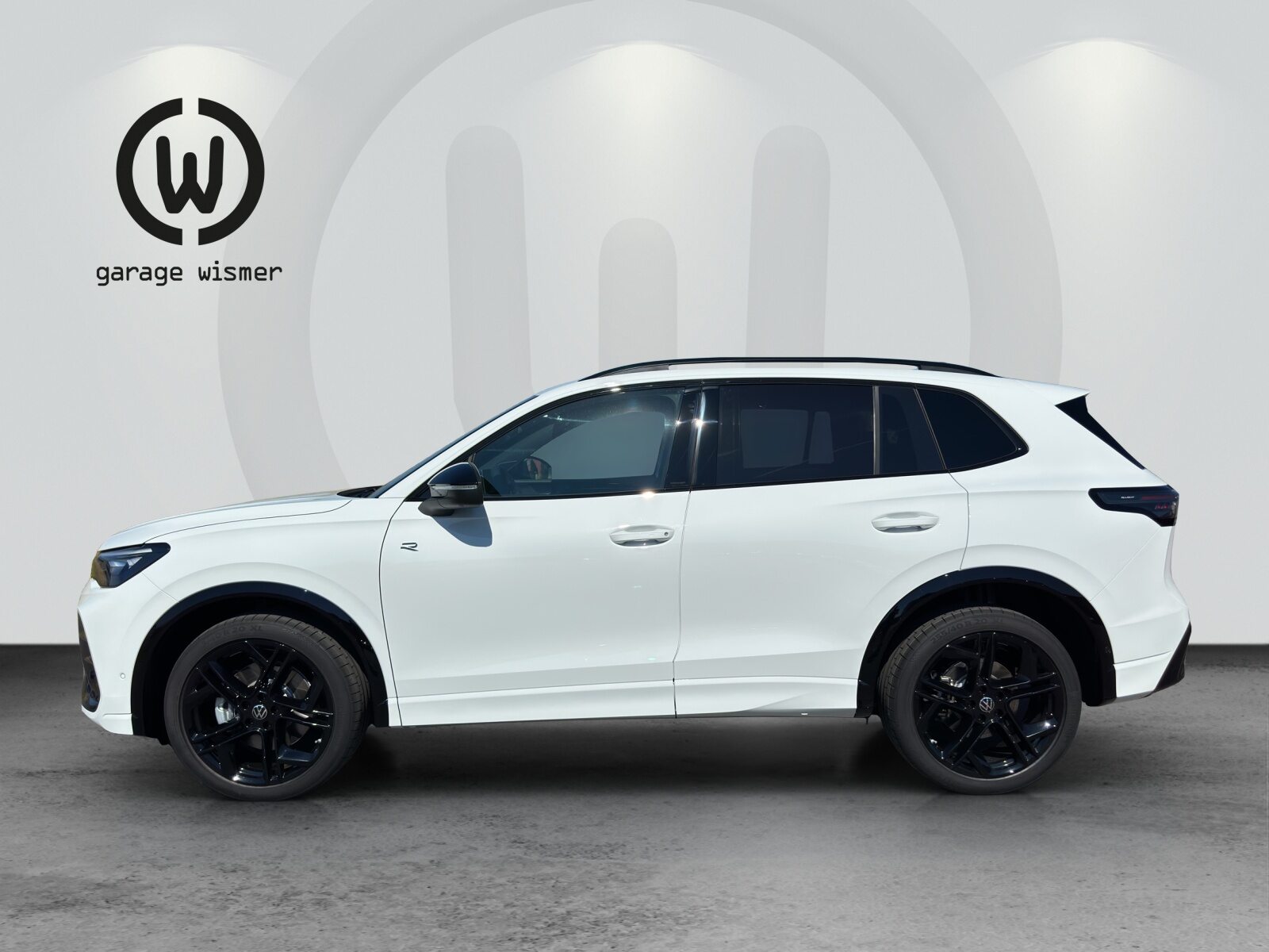 VW Tiguan R-Line Plus, Petrol, New car, Automatic - 3