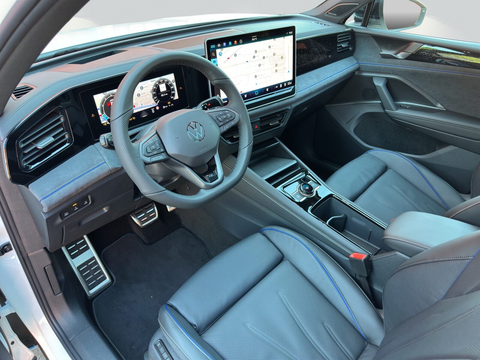 VW Tiguan R-Line Plus, Petrol, New car, Automatic - 6