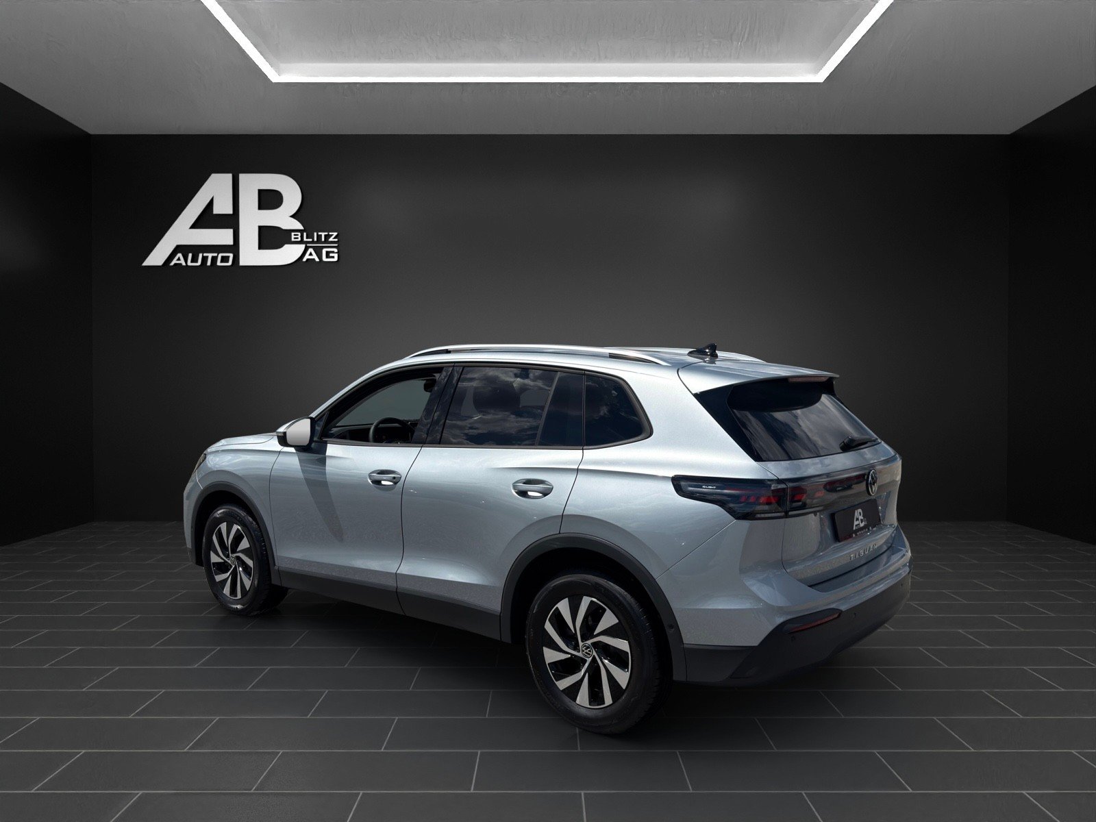 VW Tiguan 1.5 TSI evo2 mHEV Life DSG mit 150 PS, Hybride Leggero Benzina/Elettrica, Auto nuove, Automatico - 3