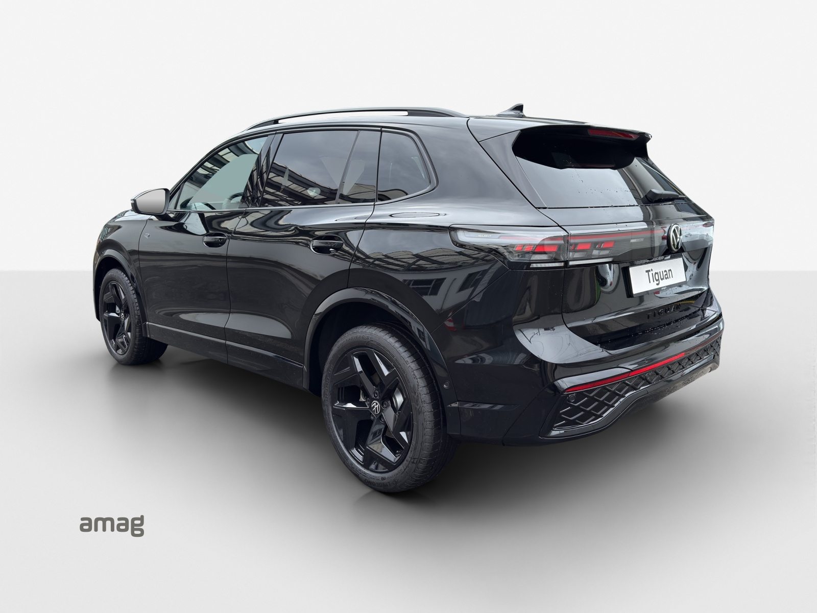 VW Tiguan R-Line, Petrol, New car, Automatic - 3