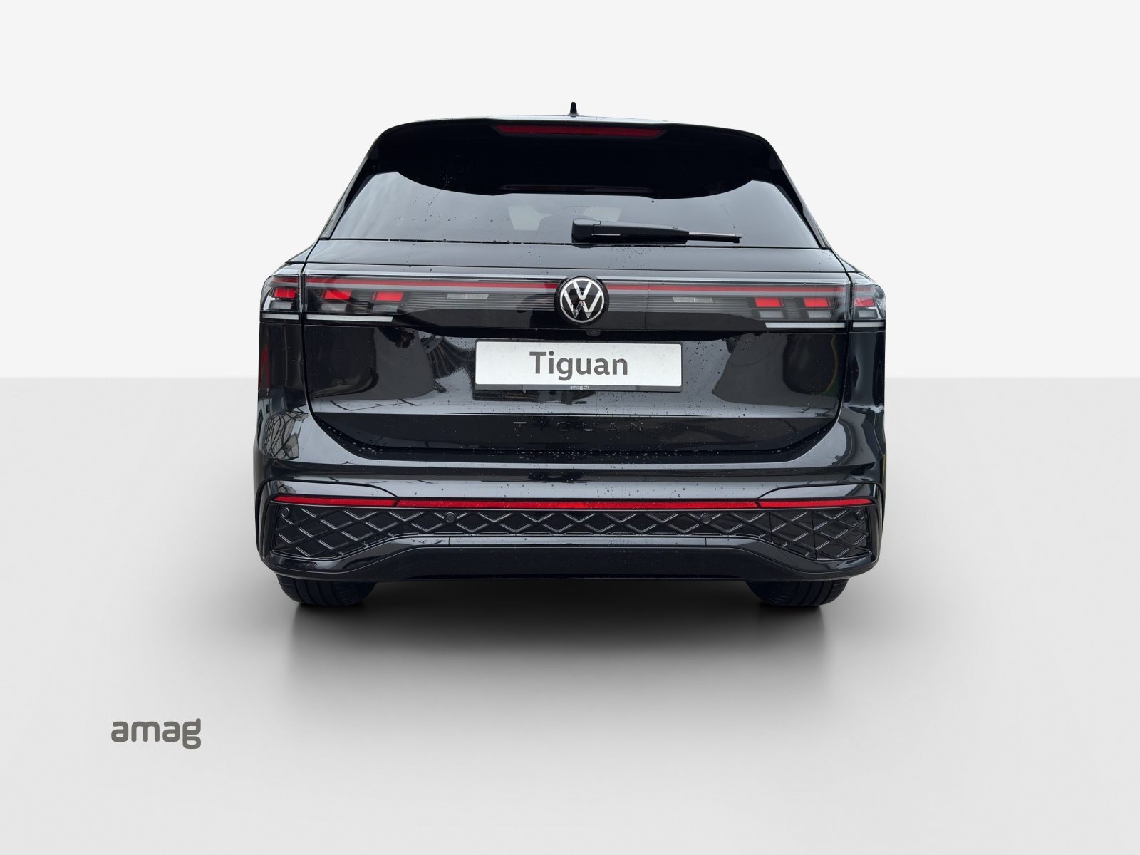 VW Tiguan R-Line, Petrol, New car, Automatic - 4