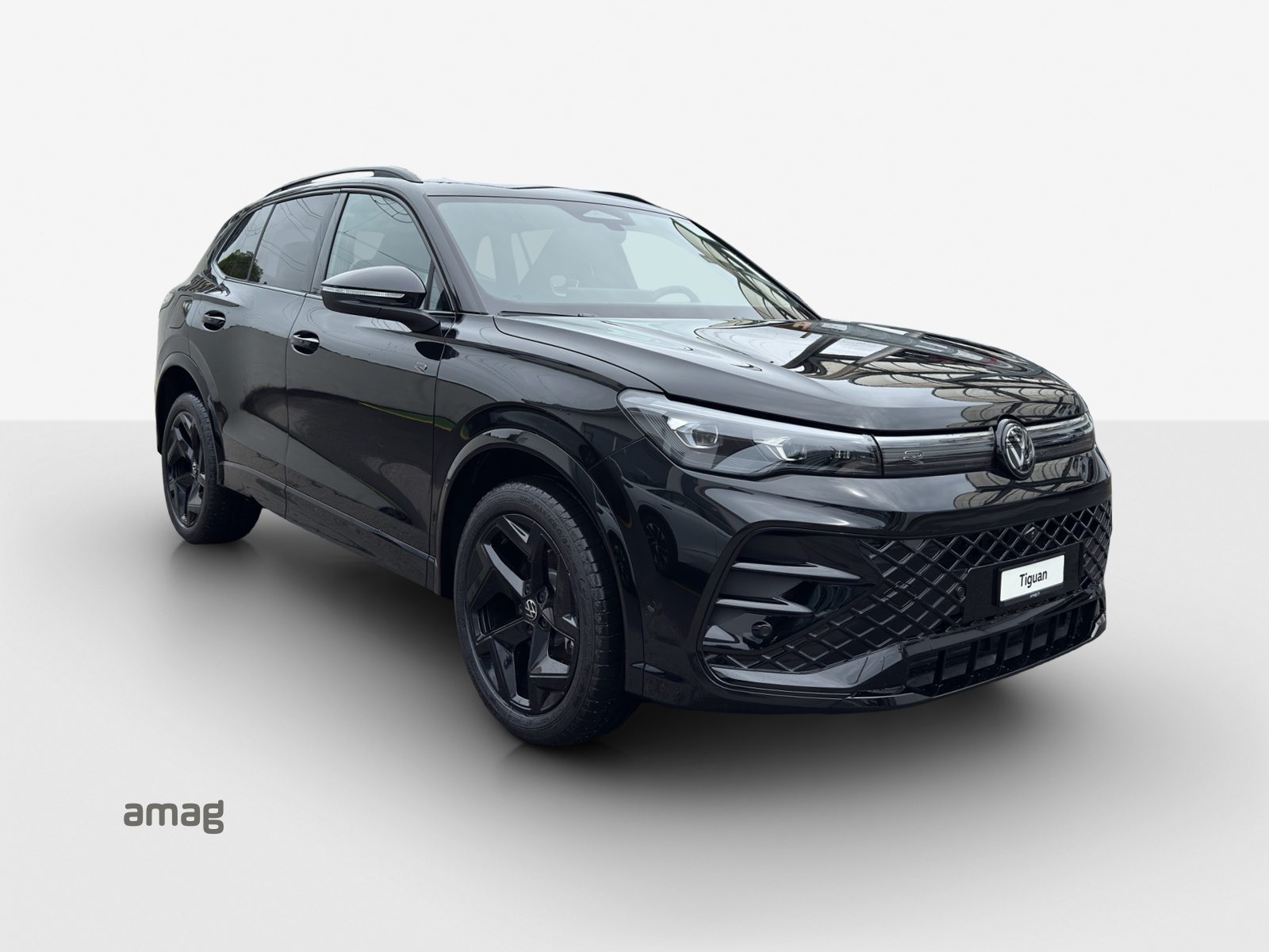 VW Tiguan R-Line, Petrol, New car, Automatic - 6