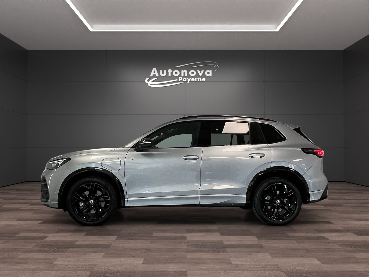 VW Tiguan R-Line, Hybride Integrale Benzina/Elettrica, Auto nuove, Automatico - 3