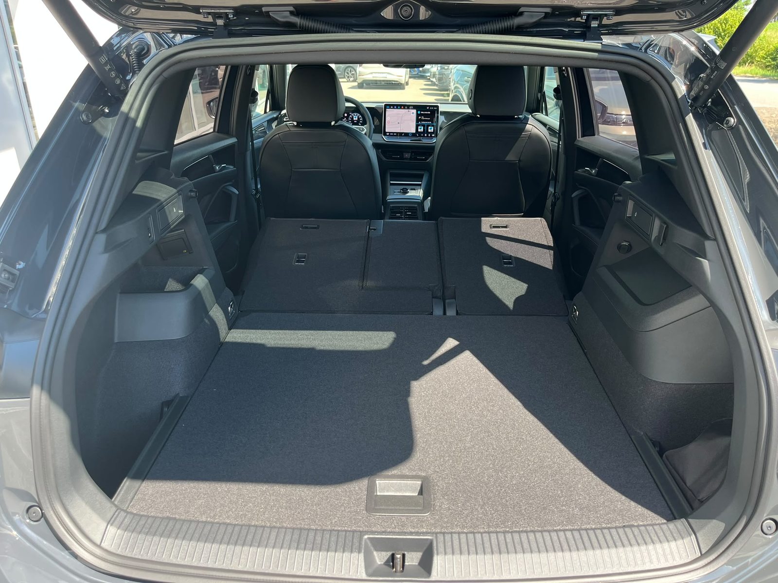 VW Tiguan Life UNITED, Benzin, Neuwagen, Automatik - 6