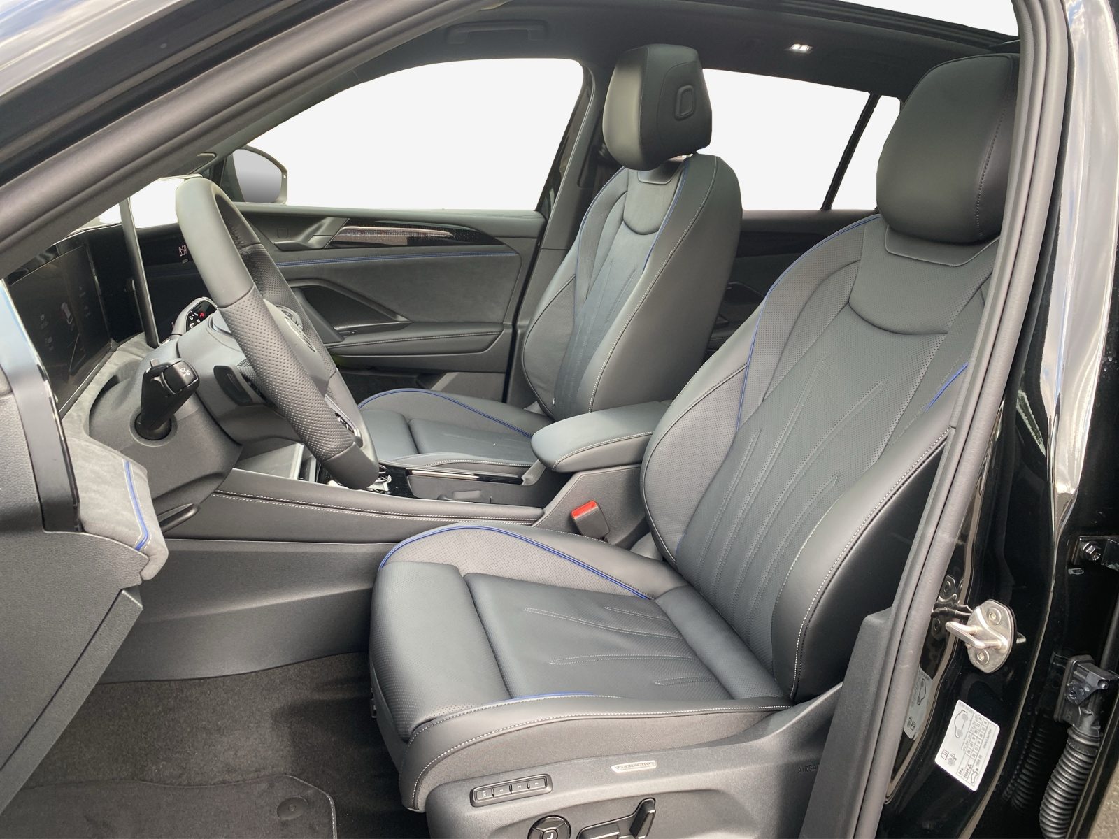VW Tiguan R-Line Plus, Benzin, Neuwagen, Automatik - 7