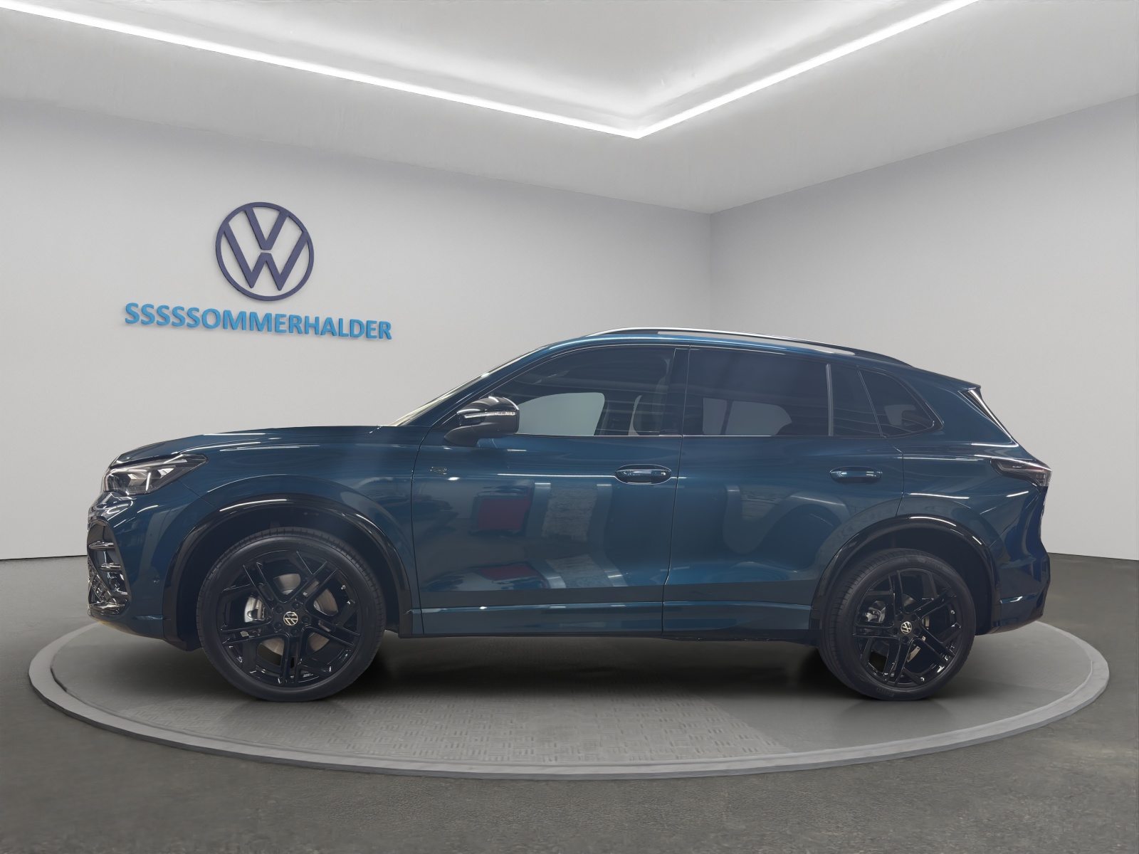 VW Tiguan R-Line UNITED, Petrol, New car, Automatic - 2