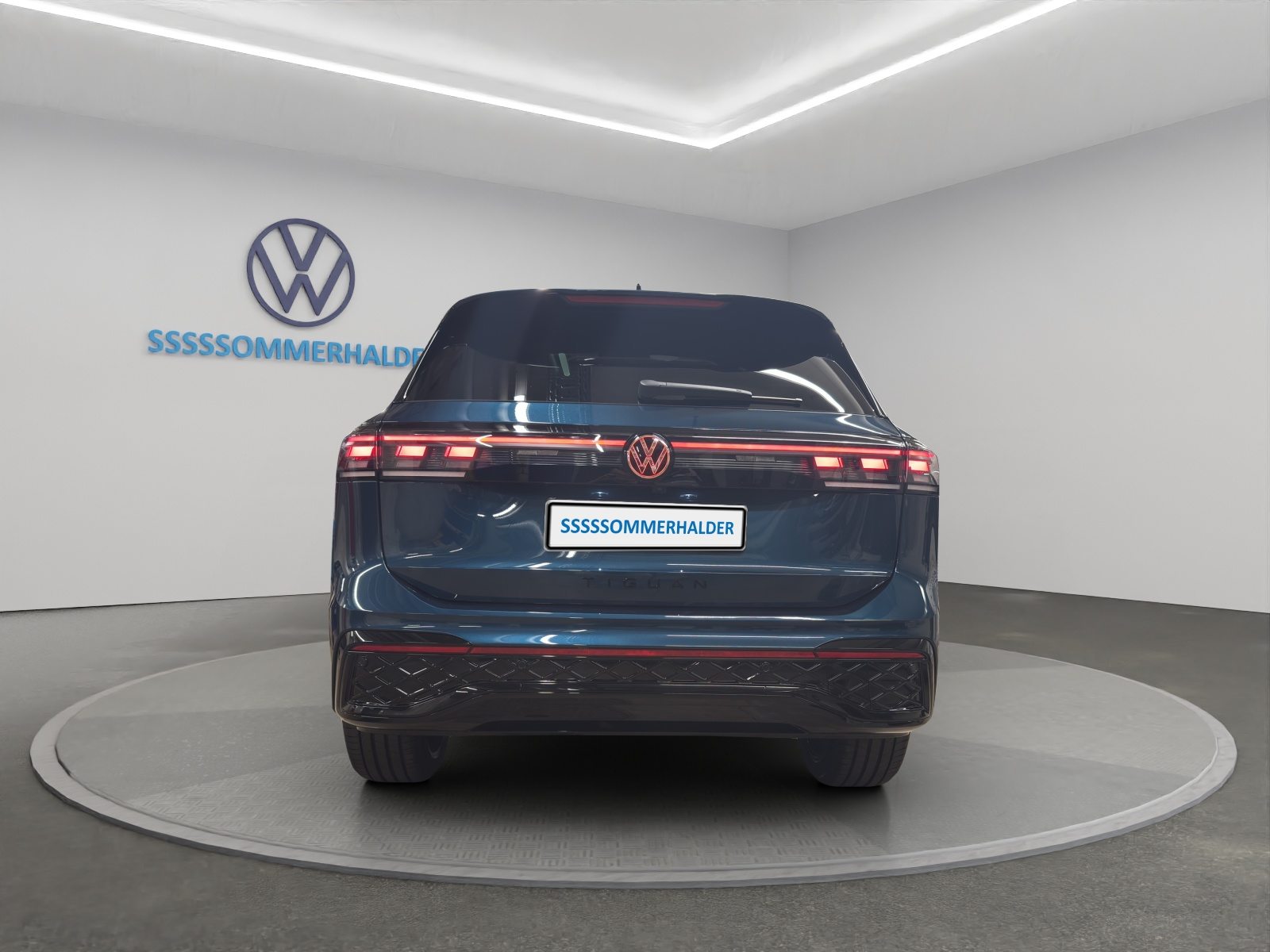 VW Tiguan R-Line UNITED, Petrol, New car, Automatic - 4