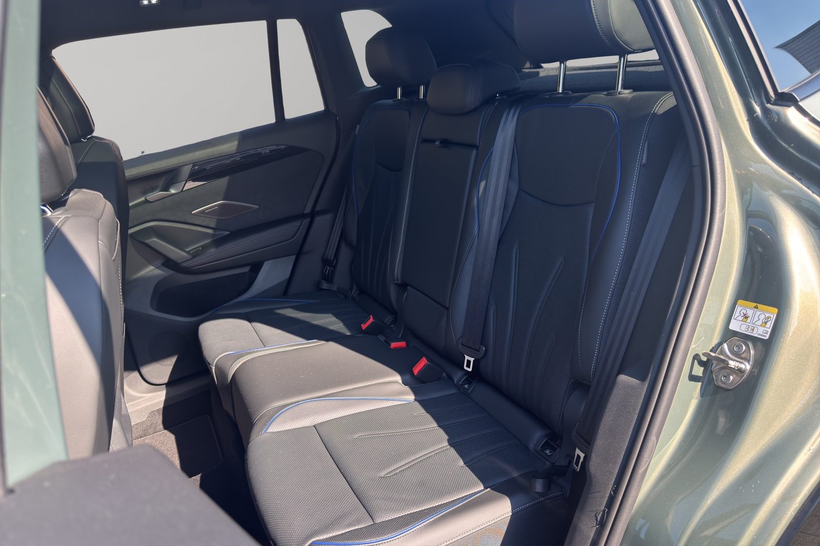 VW Tiguan R-Line, Petrol, New car, Automatic - 7