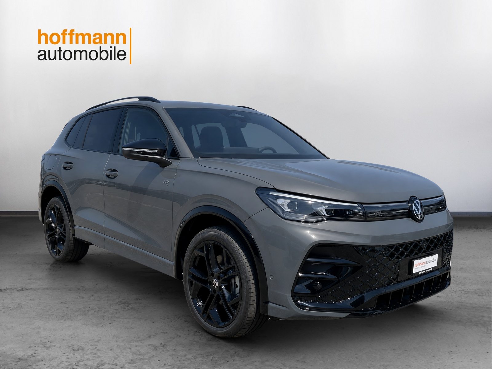 VW Tiguan R-Line UNITED, Full-Hybrid Petrol/Electric, New car, Automatic - 3