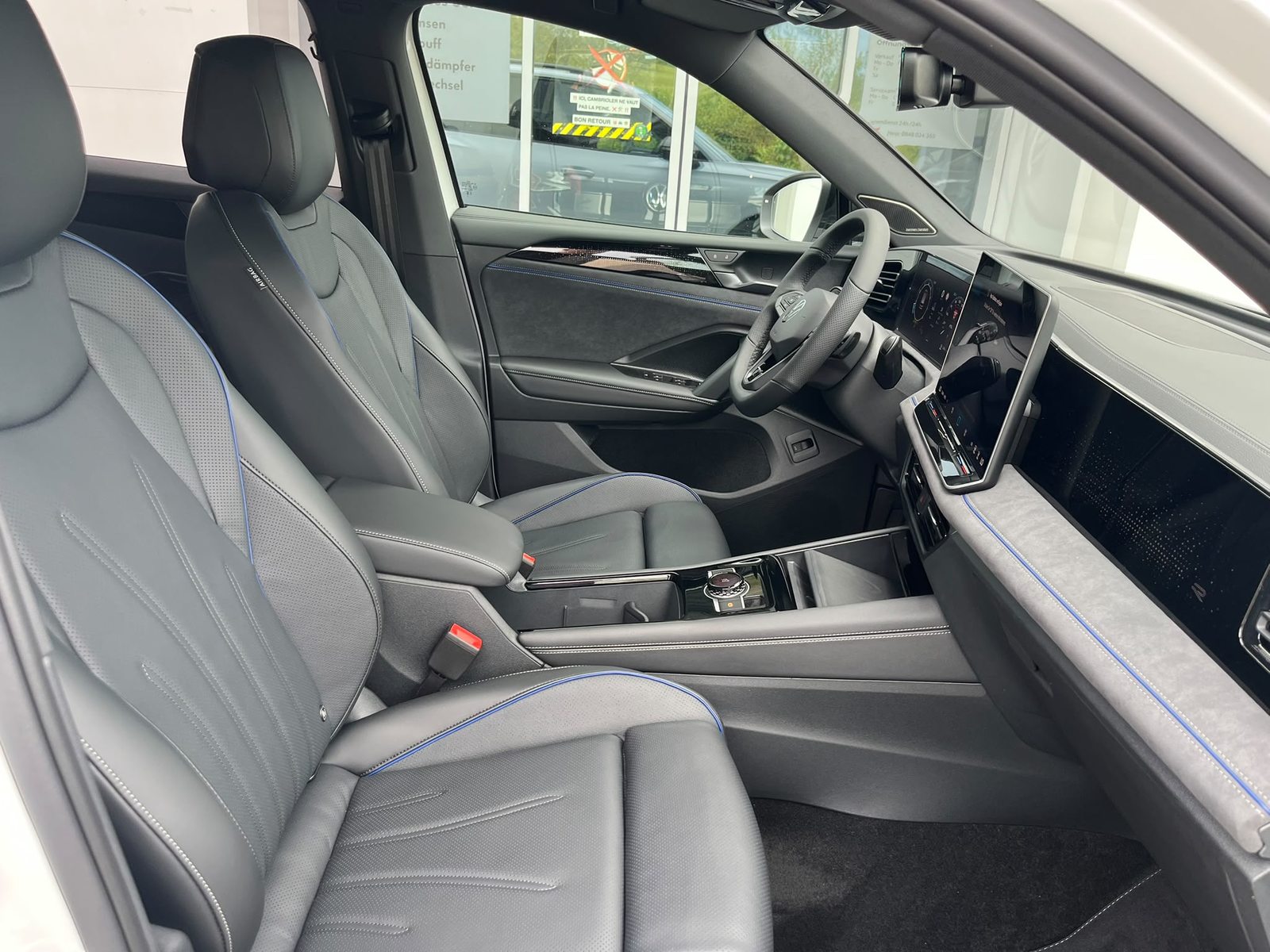 VW Tiguan R-Line Plus, Benzin, Neuwagen, Automatik - 3