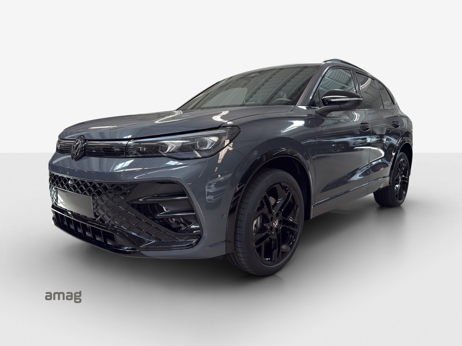 VW Tiguan R-Line Plus