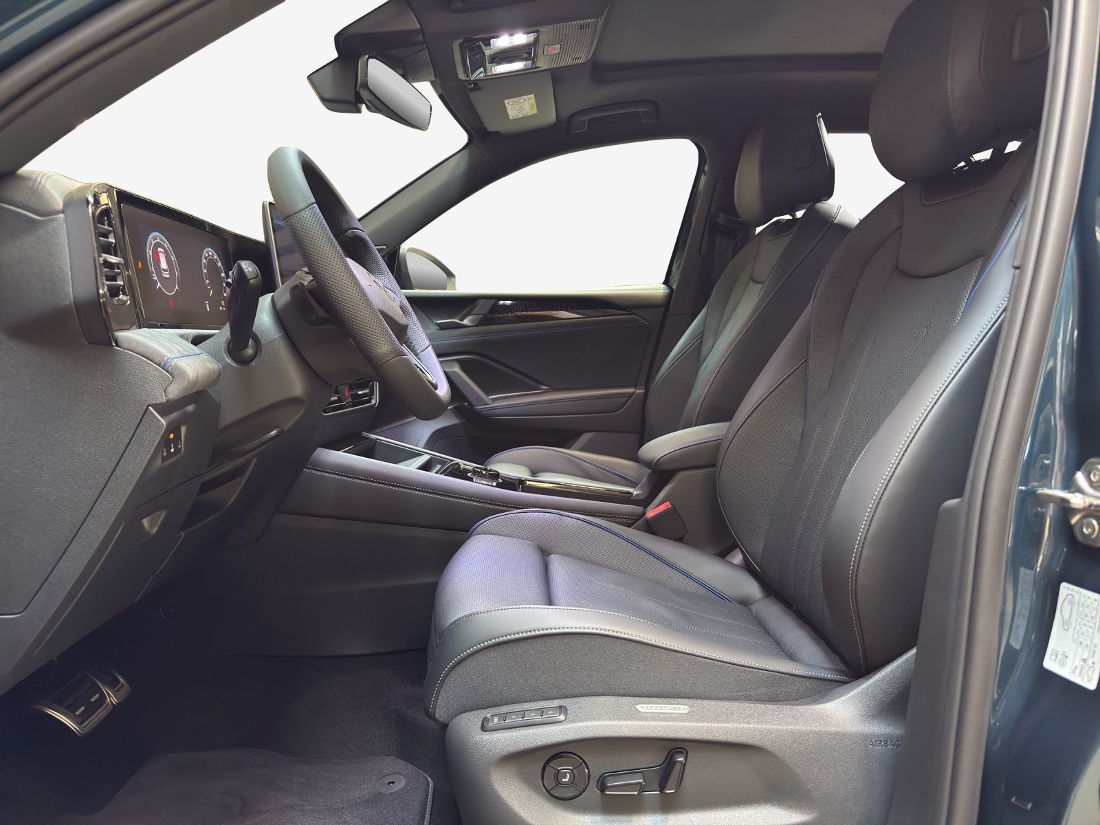 VW Tiguan R-Line UNITED, Benzin, Neuwagen, Automatik - 7