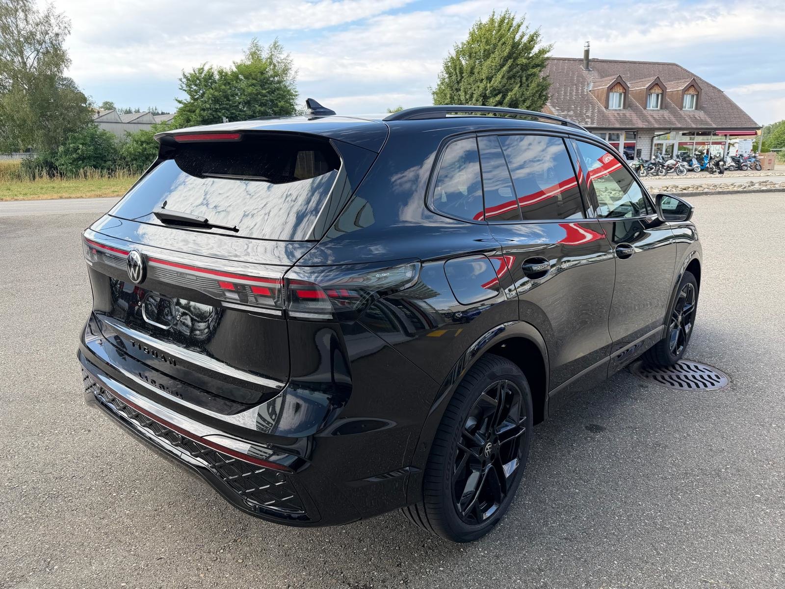 VW Tiguan 2.0 TSI DSG R-Line United 4Motion, Benzin, Neuwagen, Automatik - 5