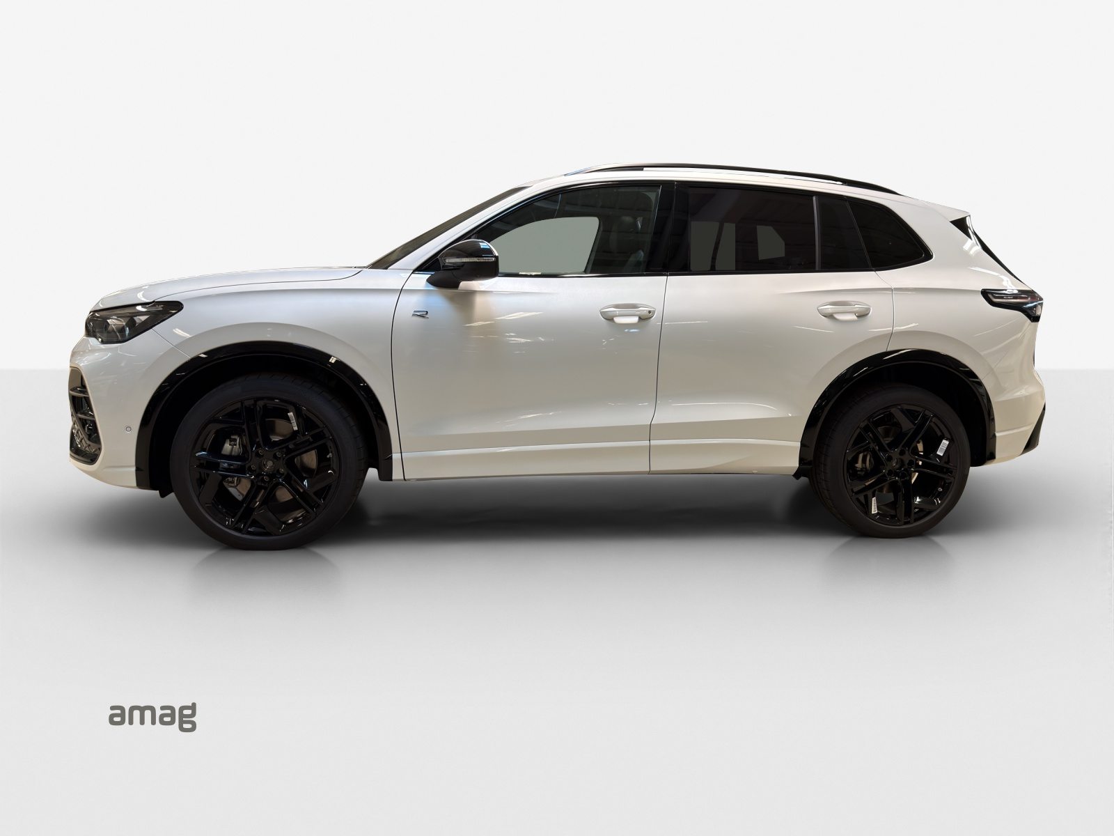 VW Tiguan R-Line Plus, Petrol, New car, Automatic - 2