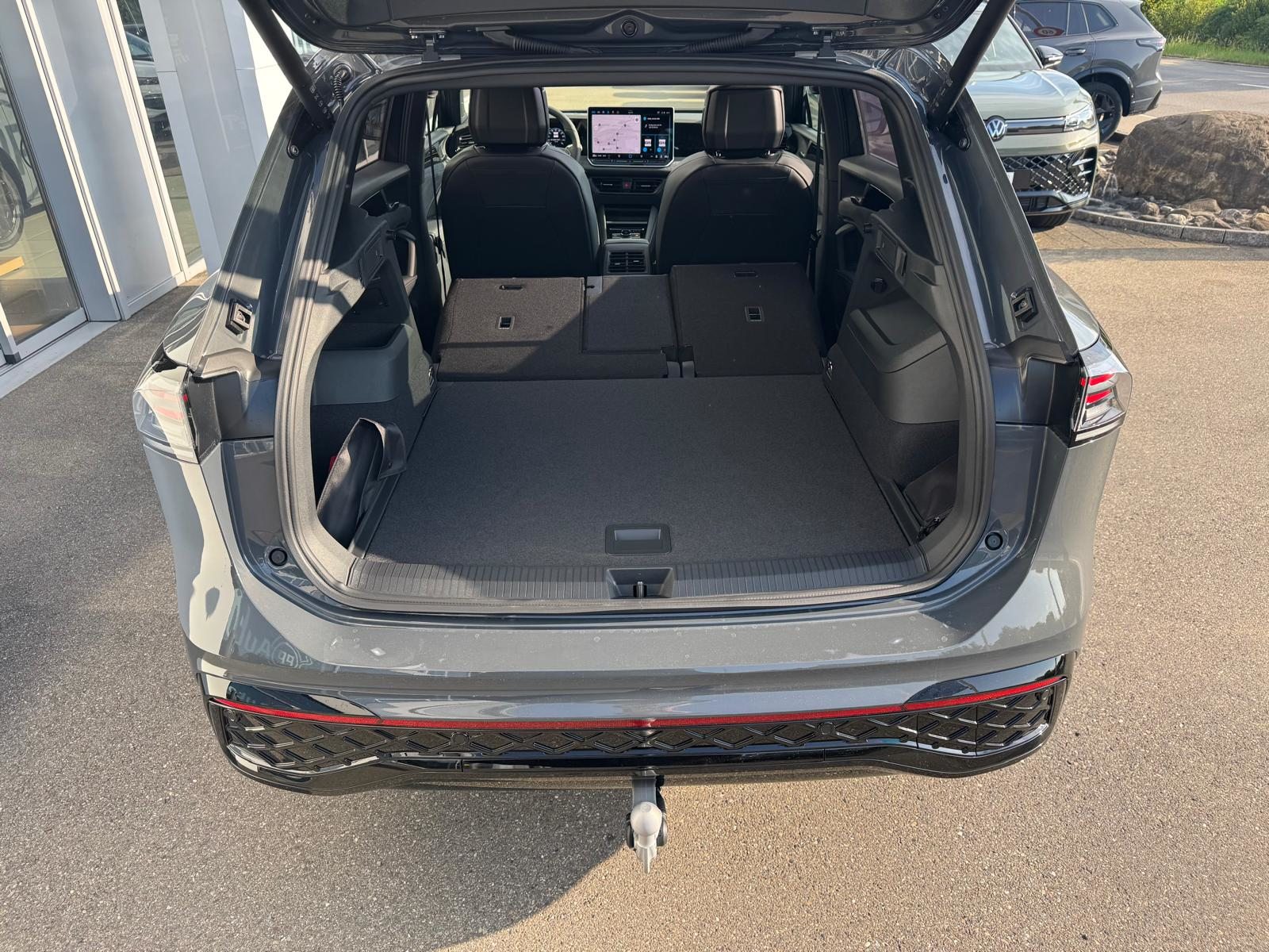 VW Tiguan R-Line UNITED, Benzina, Auto nuove, Automatico - 6