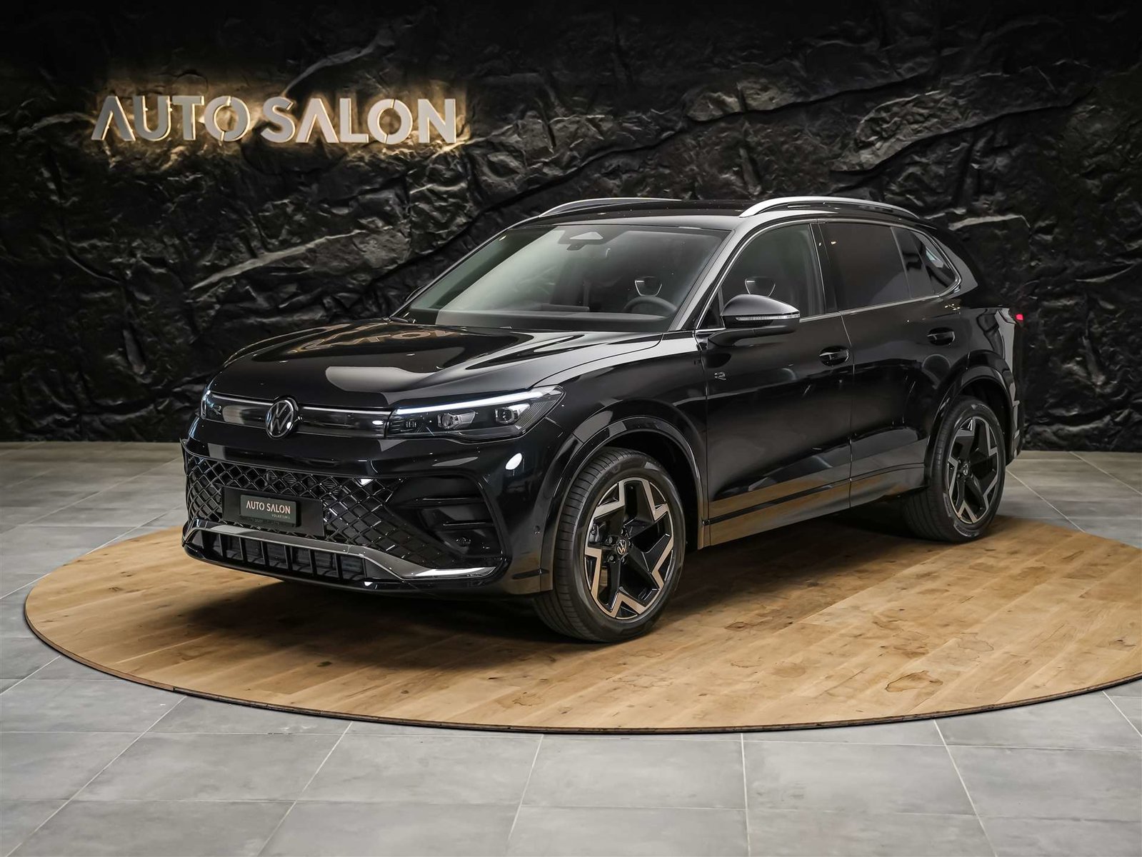 VW Tiguan 1.5 TSI evo2 mHEV R-Line DSG *Abstandsregler*Massa