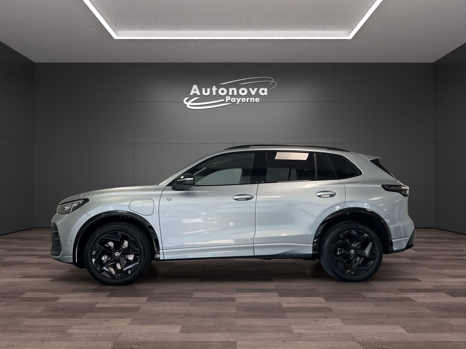 VW Tiguan R-Line, Hybride Integrale Benzina/Elettrica, Auto nuove, Automatico - 3